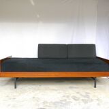 Daybed A.R.P. Pierre Guariche 1955