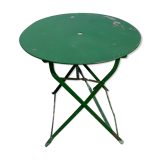 Foldable iron table
