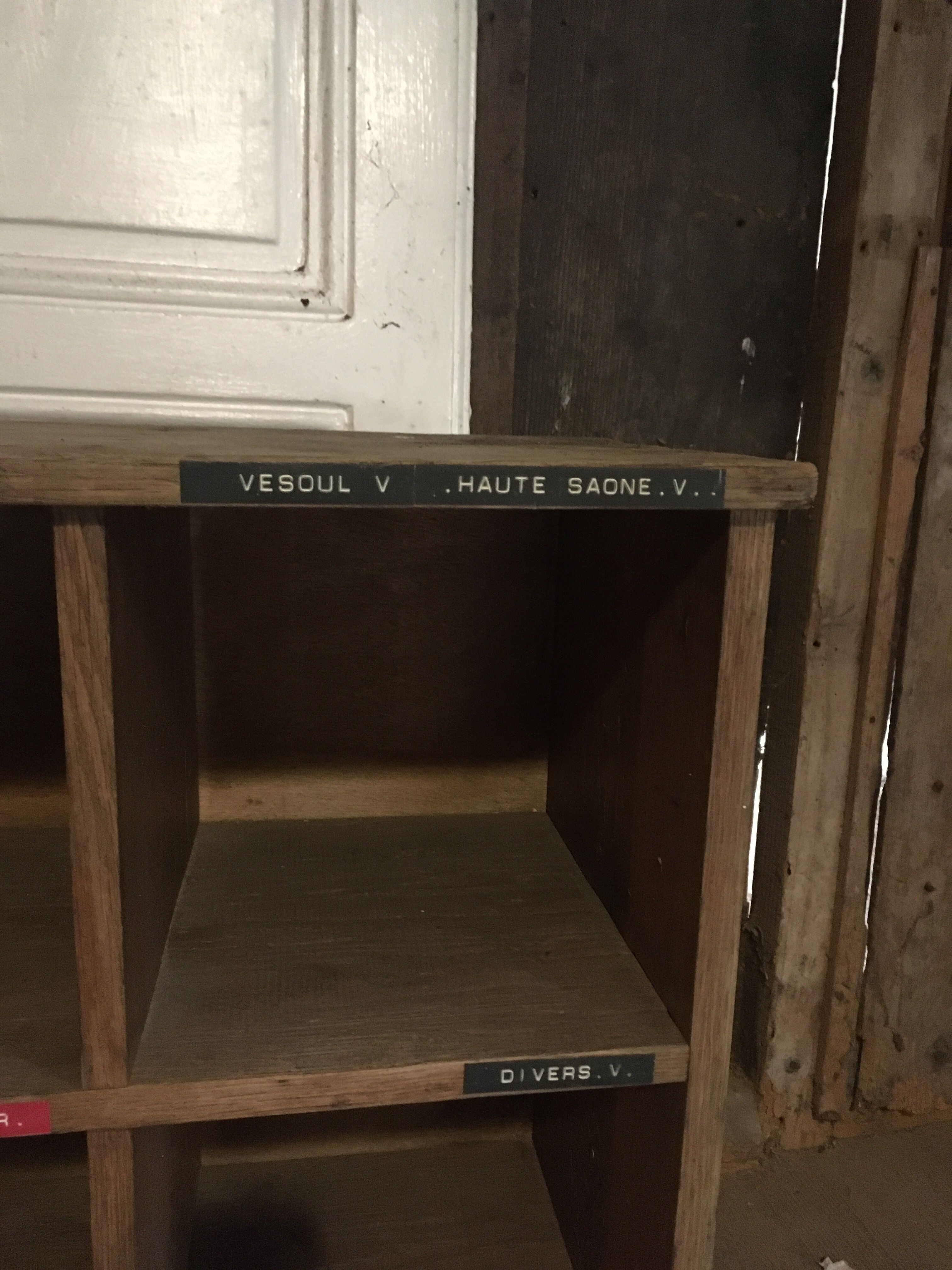 Shelf '30s