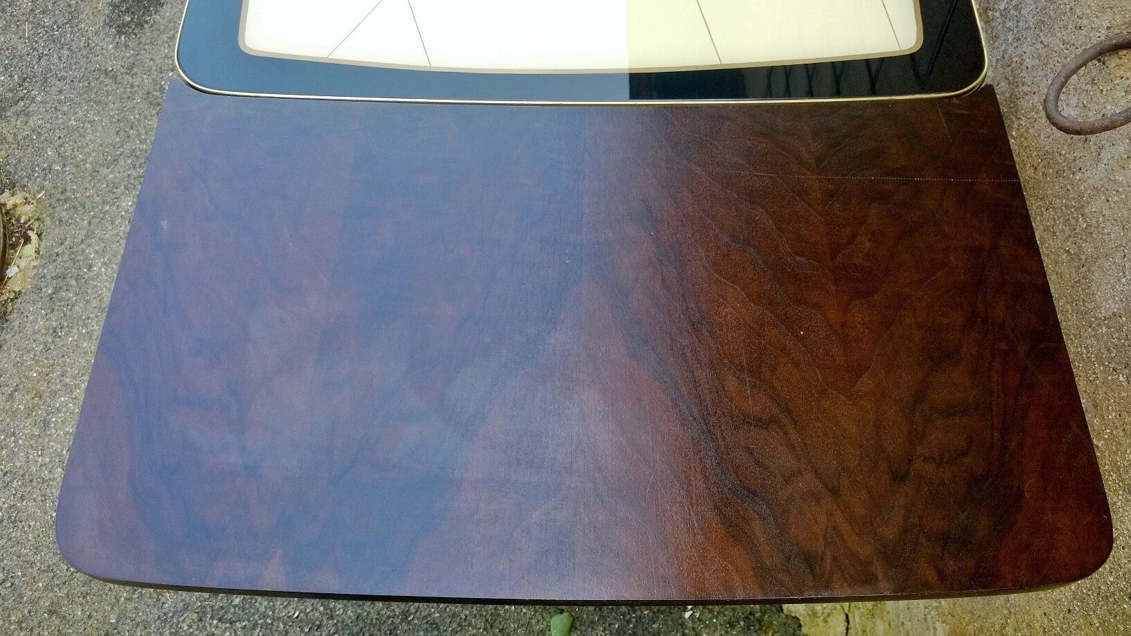 Extensible table of the 50s