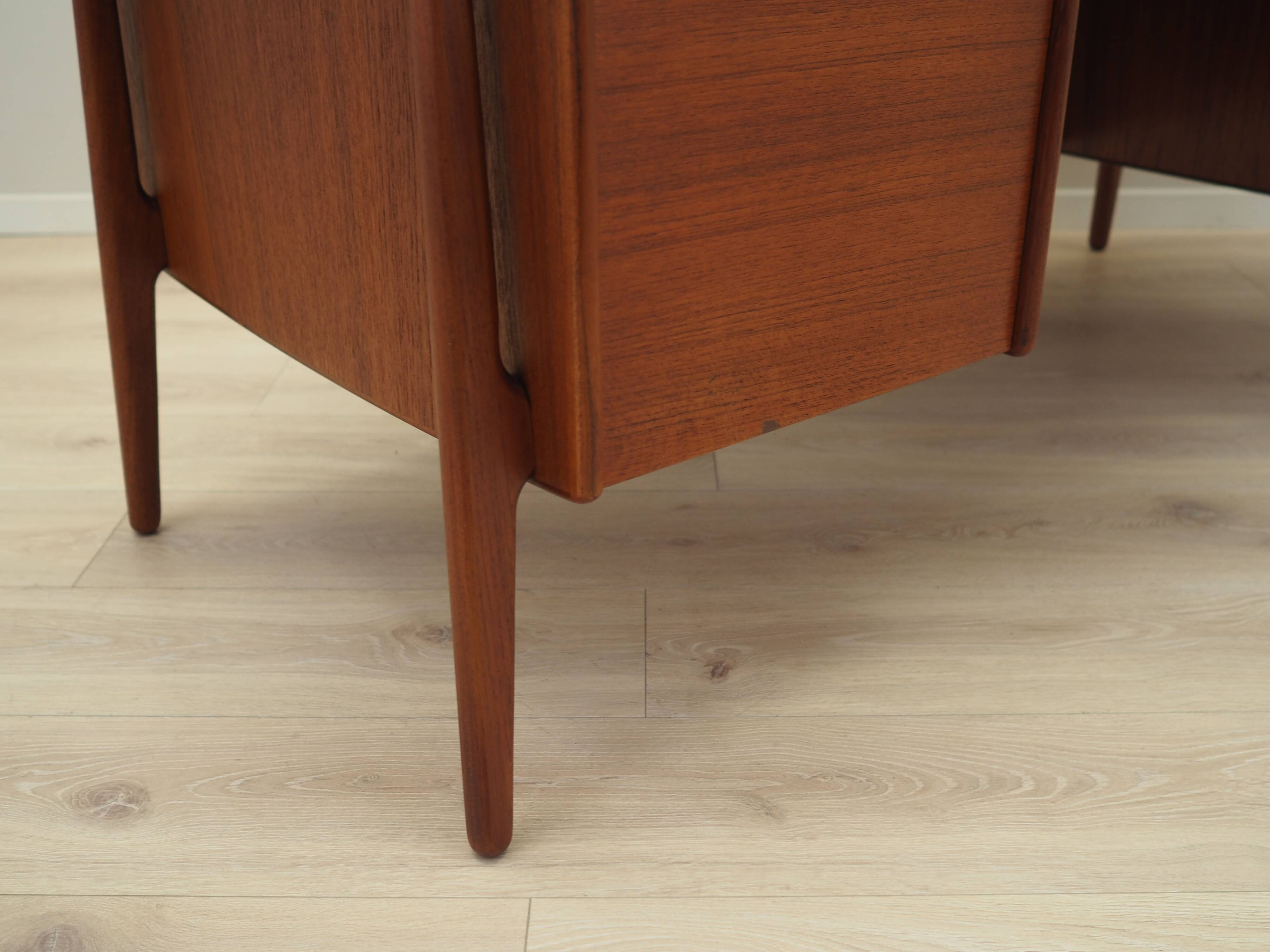 Teak desk, Danish design, 1960s, designer: Svend Age Madsen