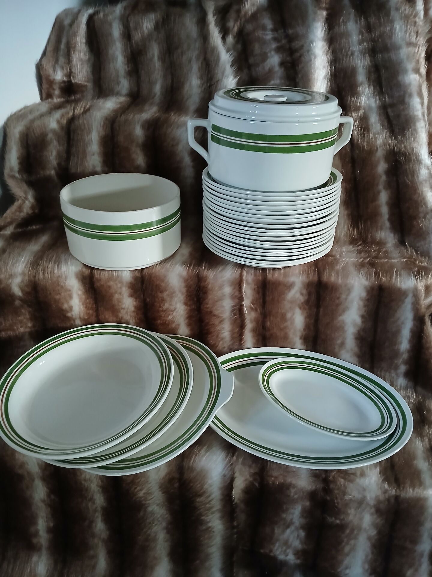 11 assiettes creuses anciennes Moulin des Loups