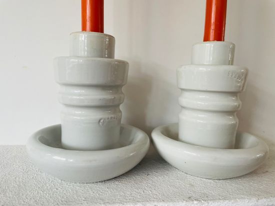 Set of 2 porcelain candle holders
