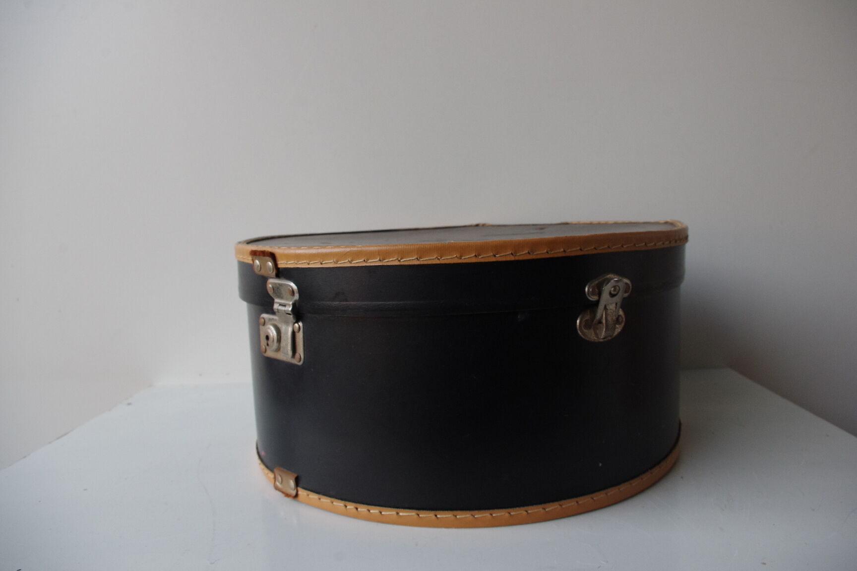 Black Suitcase for hats 60s.