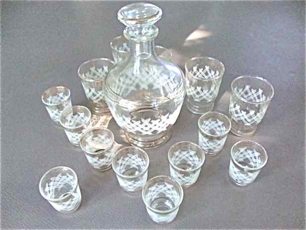 Carafe and liqueur glasses 70s