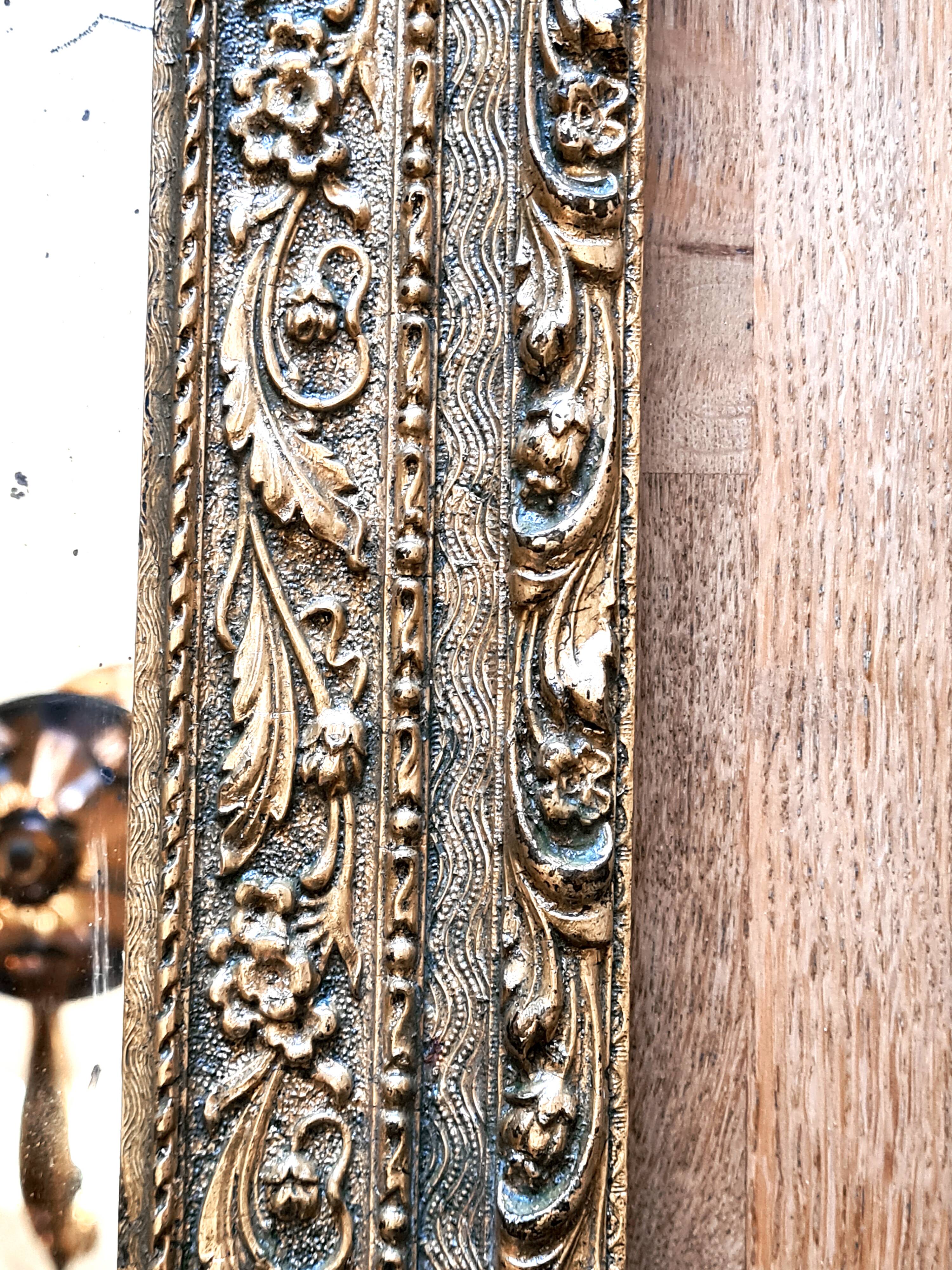 Antique gilded mirror "Ambroise" – timeless elegance and poetry