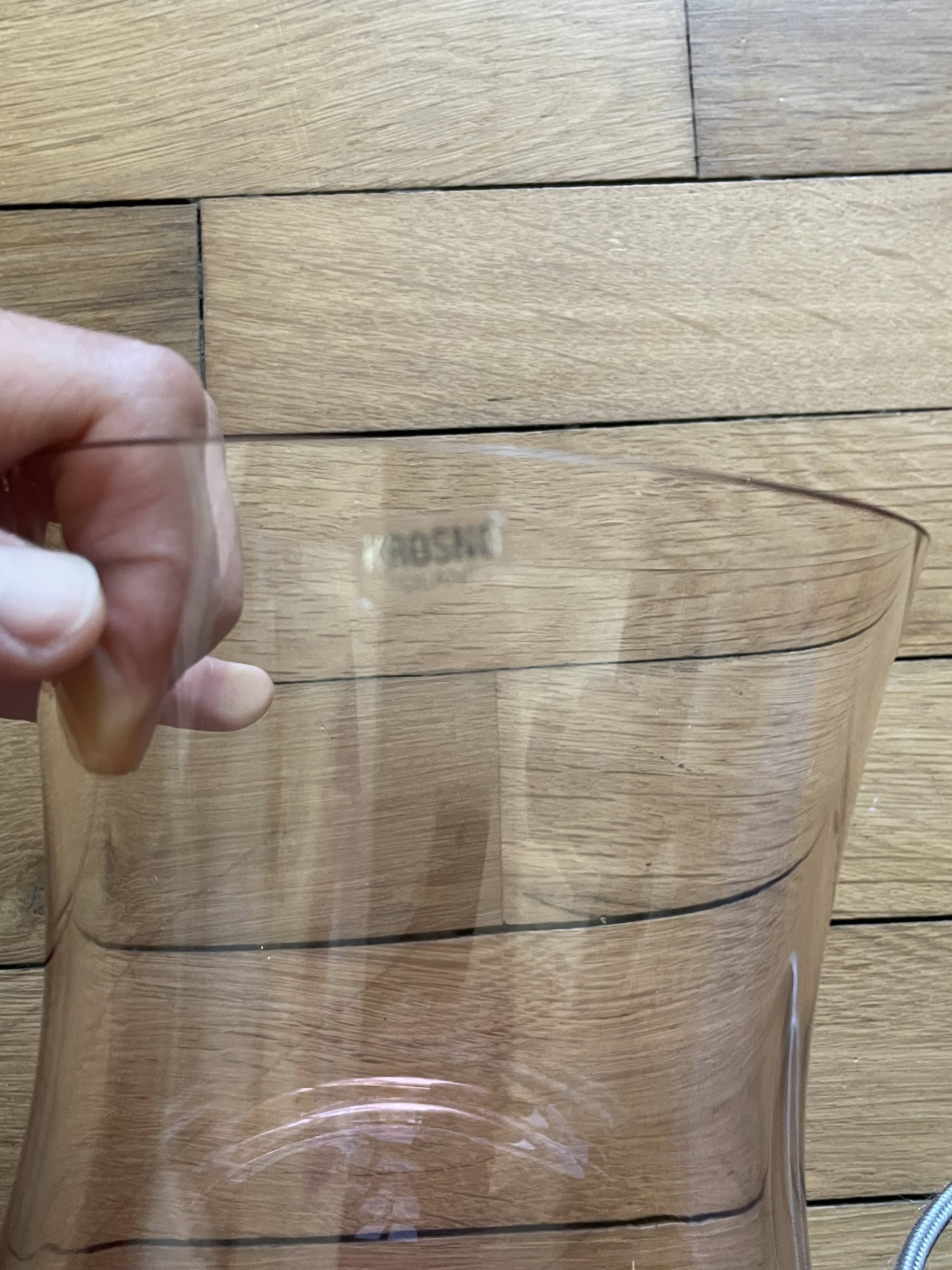 Blown glass pot 251016