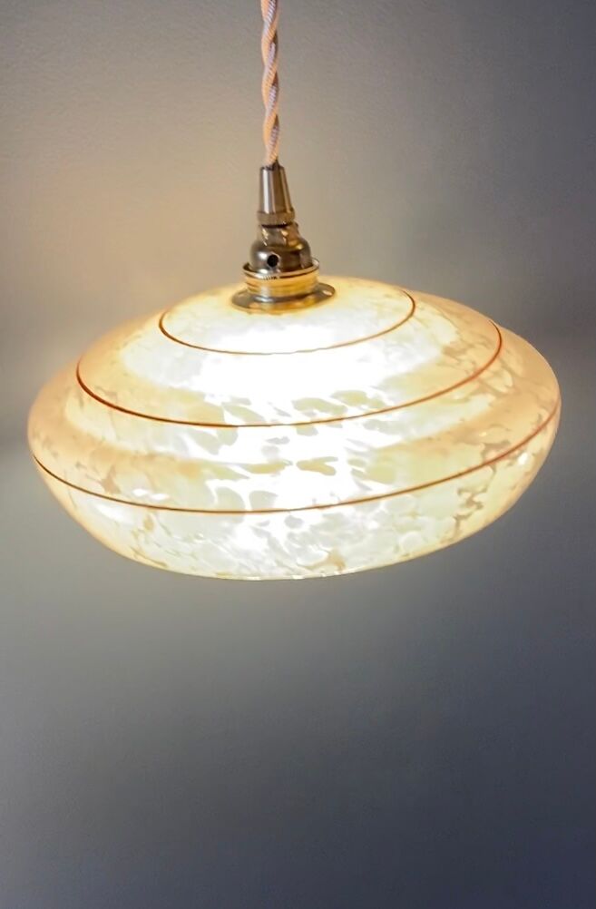 Suspension ou baladeuse globe en verre de Clichy 1950