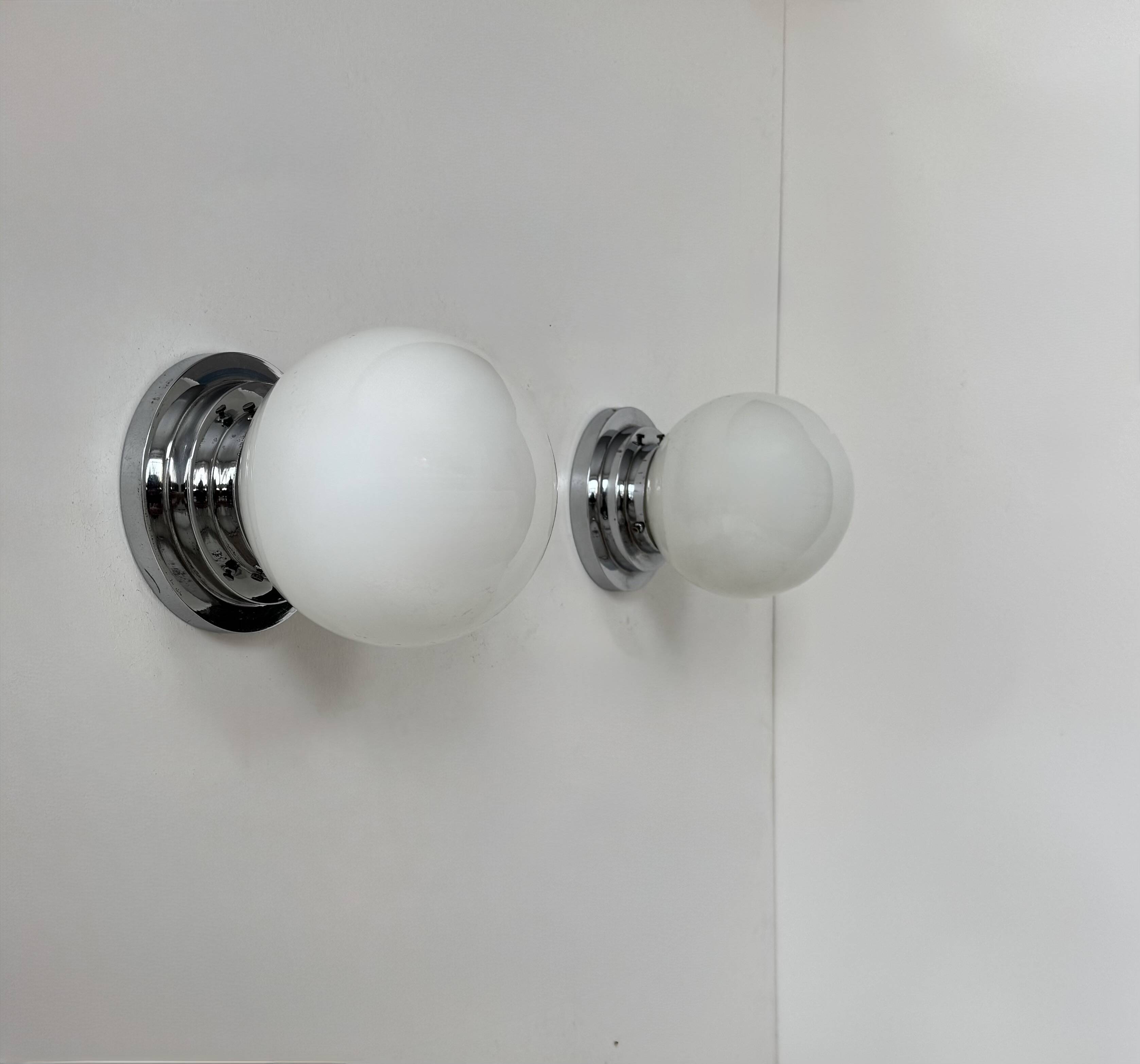 Pair of vintage modernist Art Deco wall lights, chrome and opaline, France
