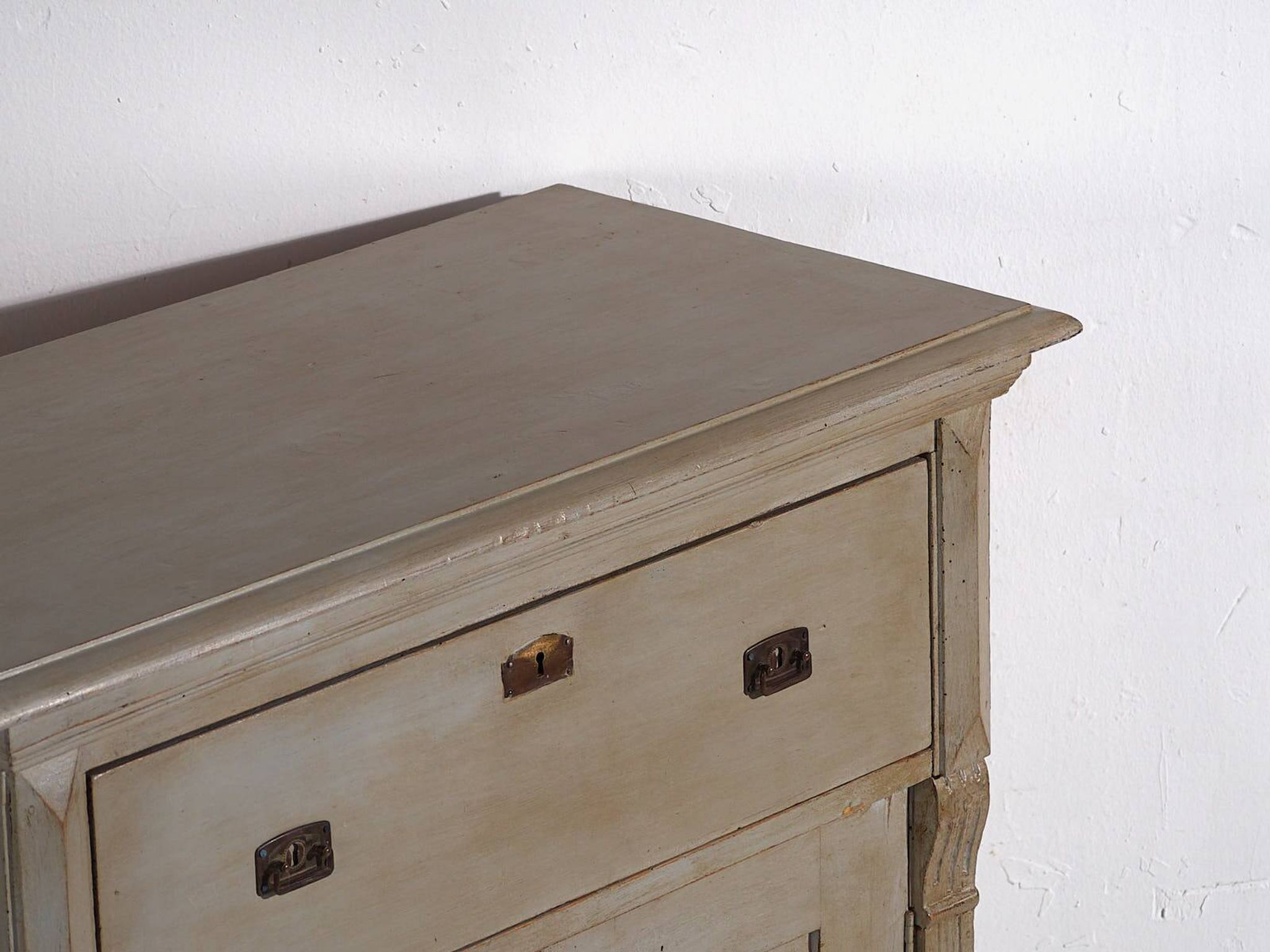 Old Provençal French chest of drawers (c.1920)