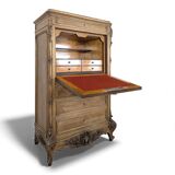 Baroque secretary in Louis XV style made of walnut.