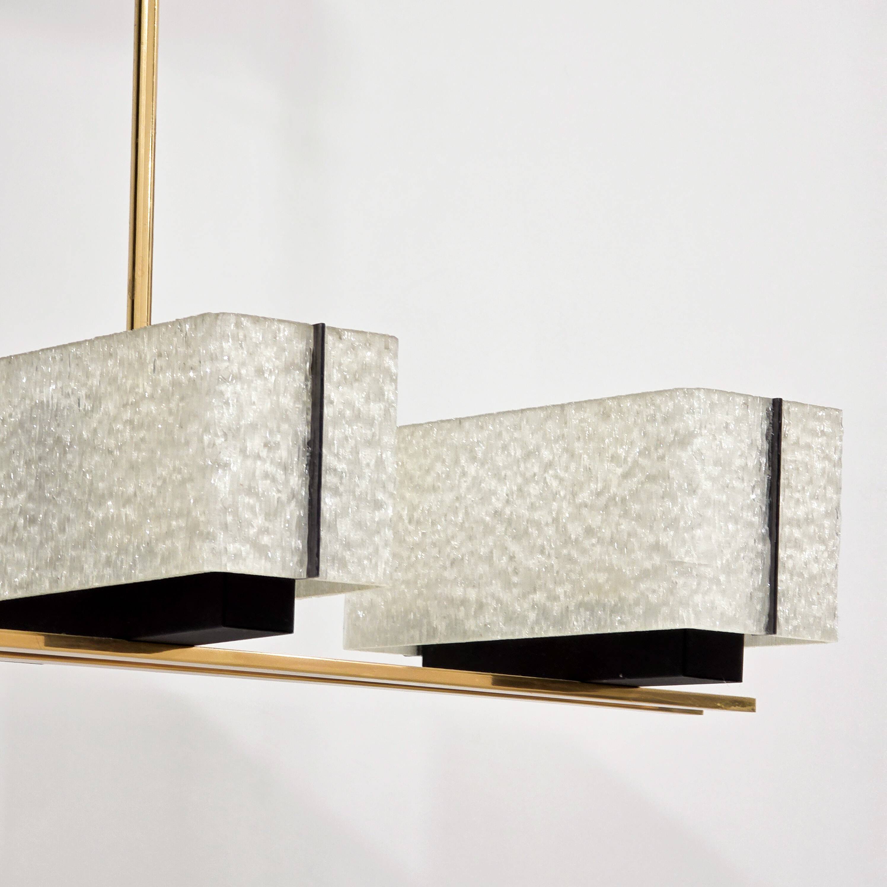 Vintage modernist chandelier in gilded brass – 1970s design