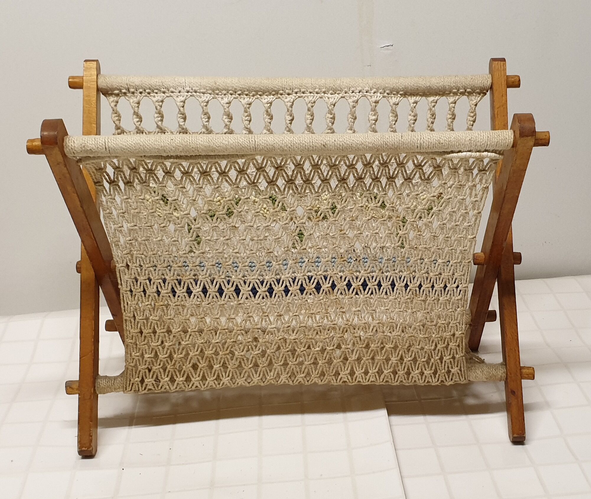 Macramé magazine holder, 70s