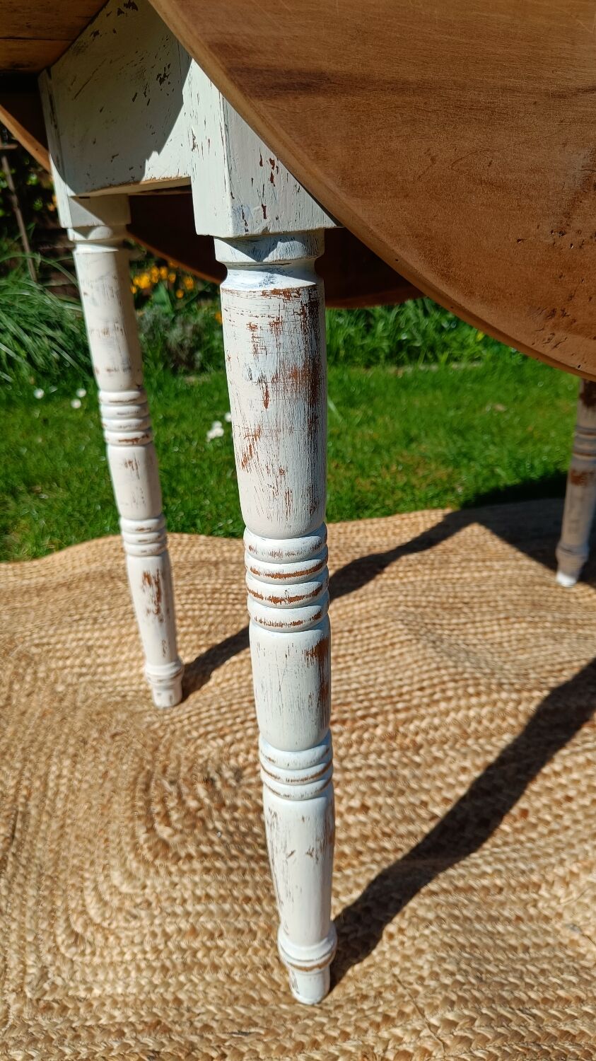 Antique patinated round table – wooden top