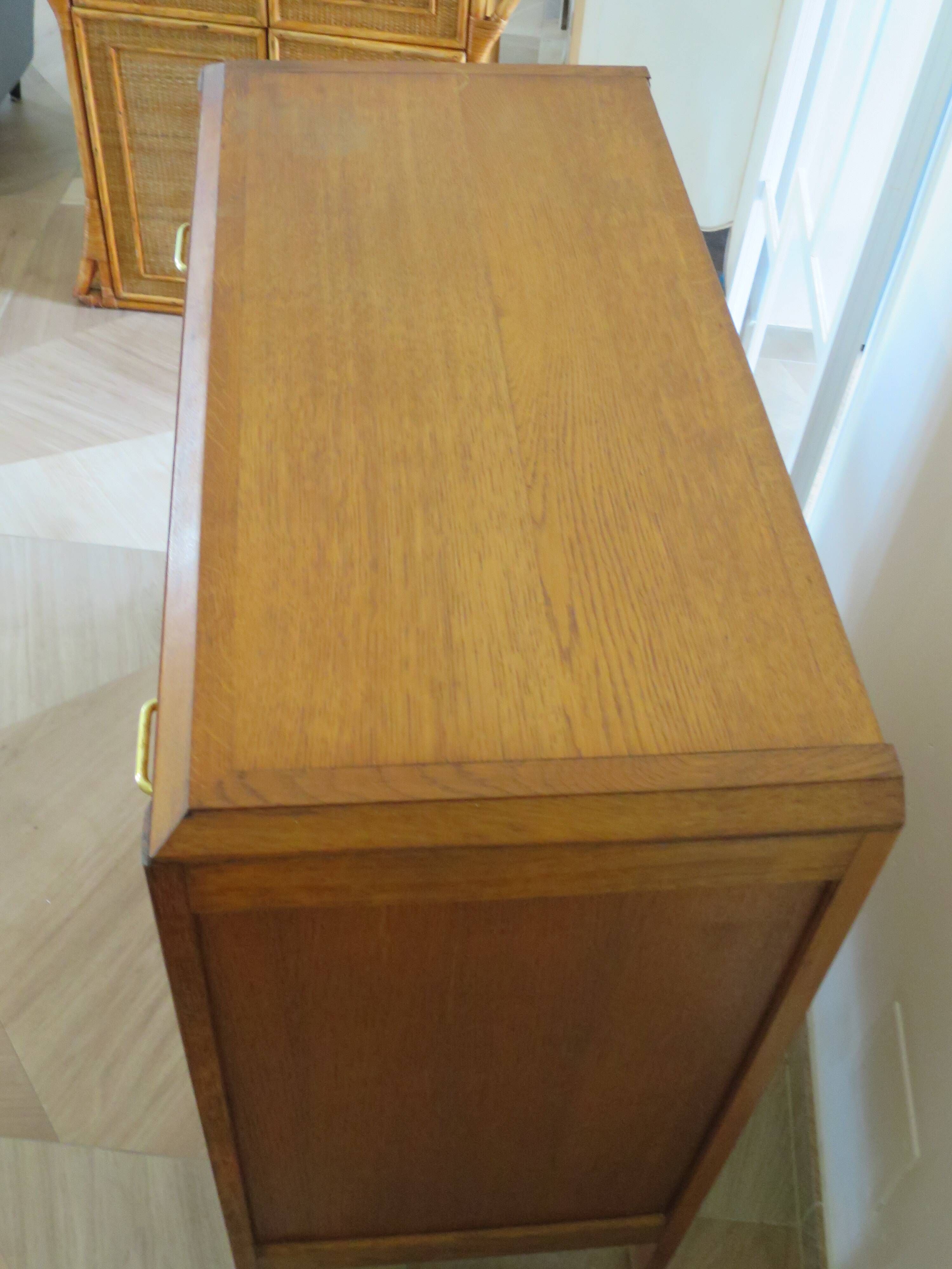 Pretty vintage chest of drawers - 4 drawers - 1960s - refined Scandinavian style - medium oak color