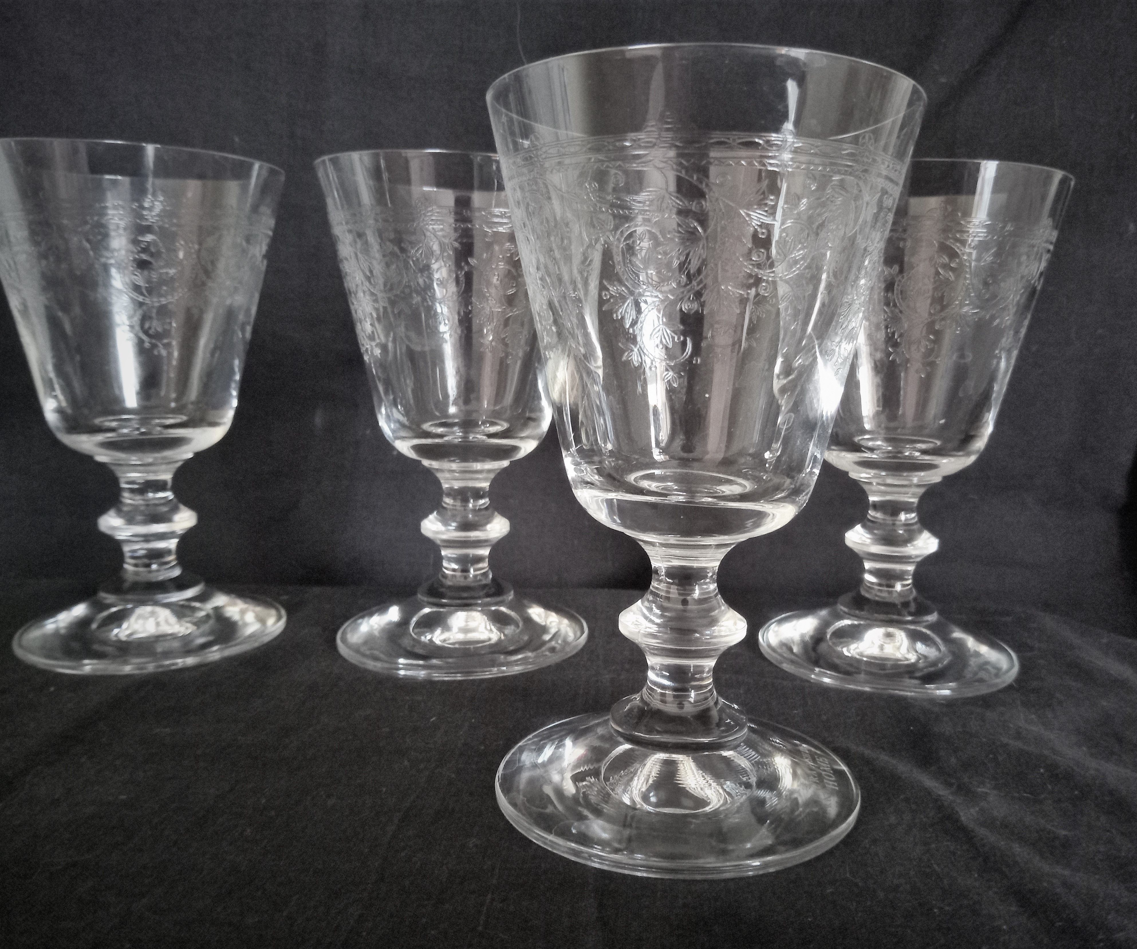 Laura Ashley Home - 6 red wine glasses in half crystal engraved