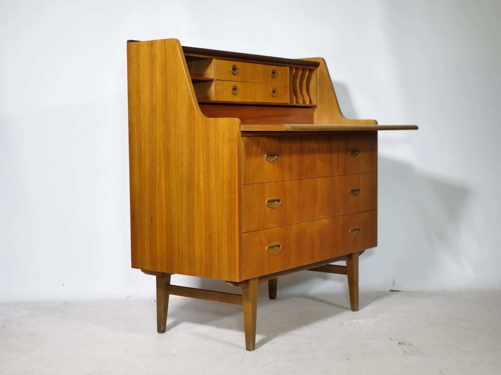 Bureau secrétaire danois en teck, années 1960