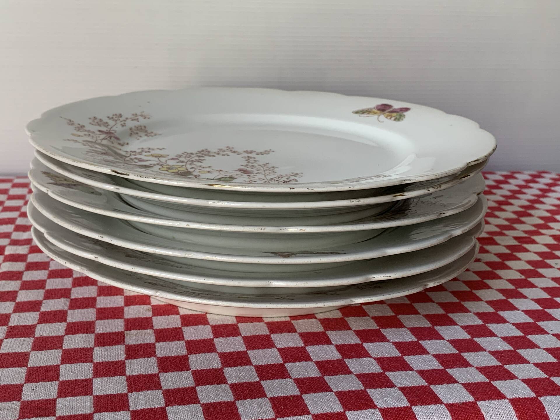 Six assiettes à entrée 1900s fleurs et papillons