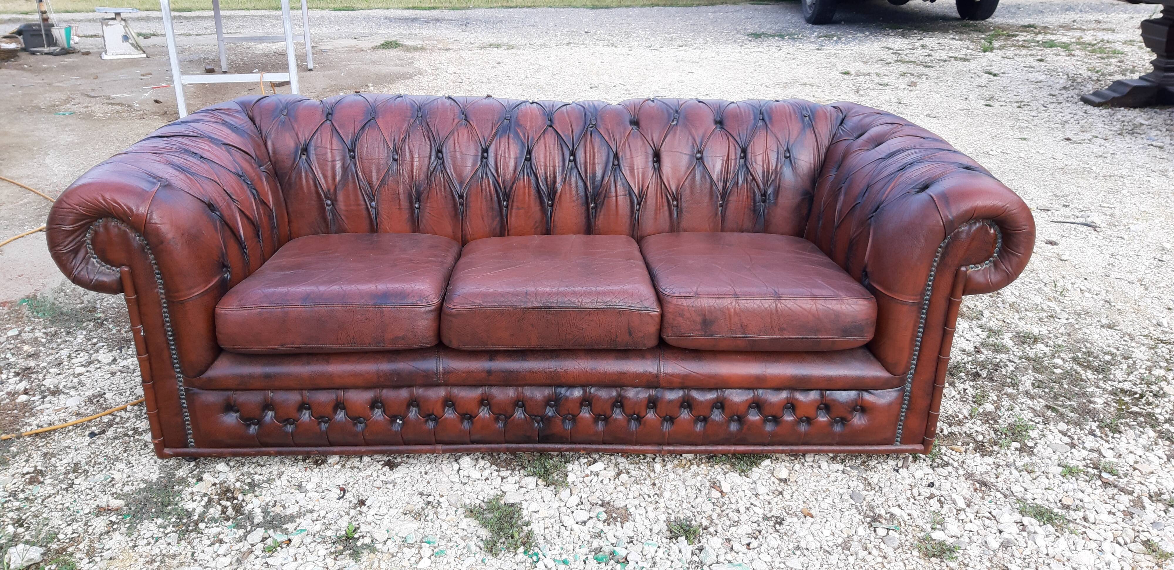 Sofa Chesterfield leather brown