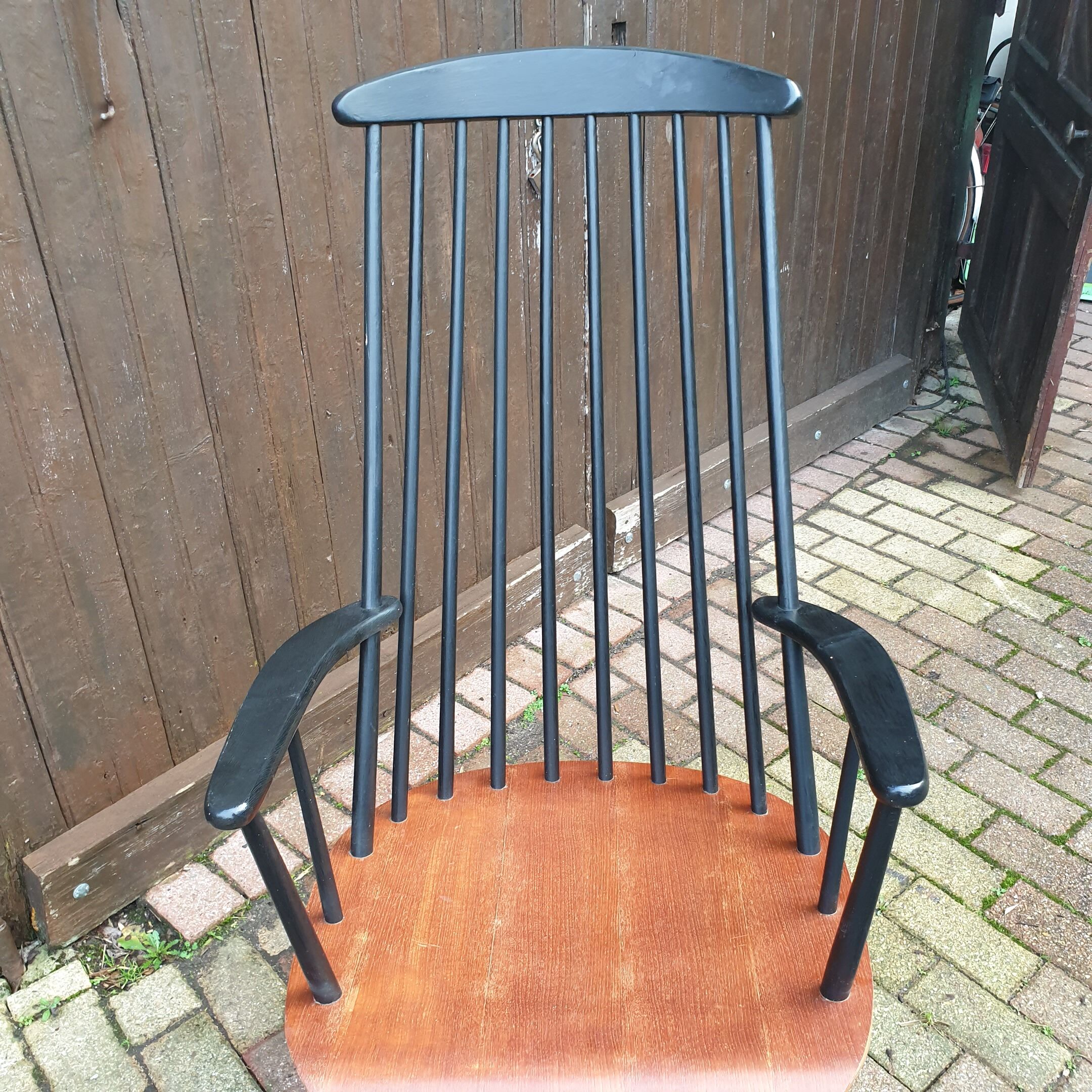 Vintage Scandinavian rocking-chair