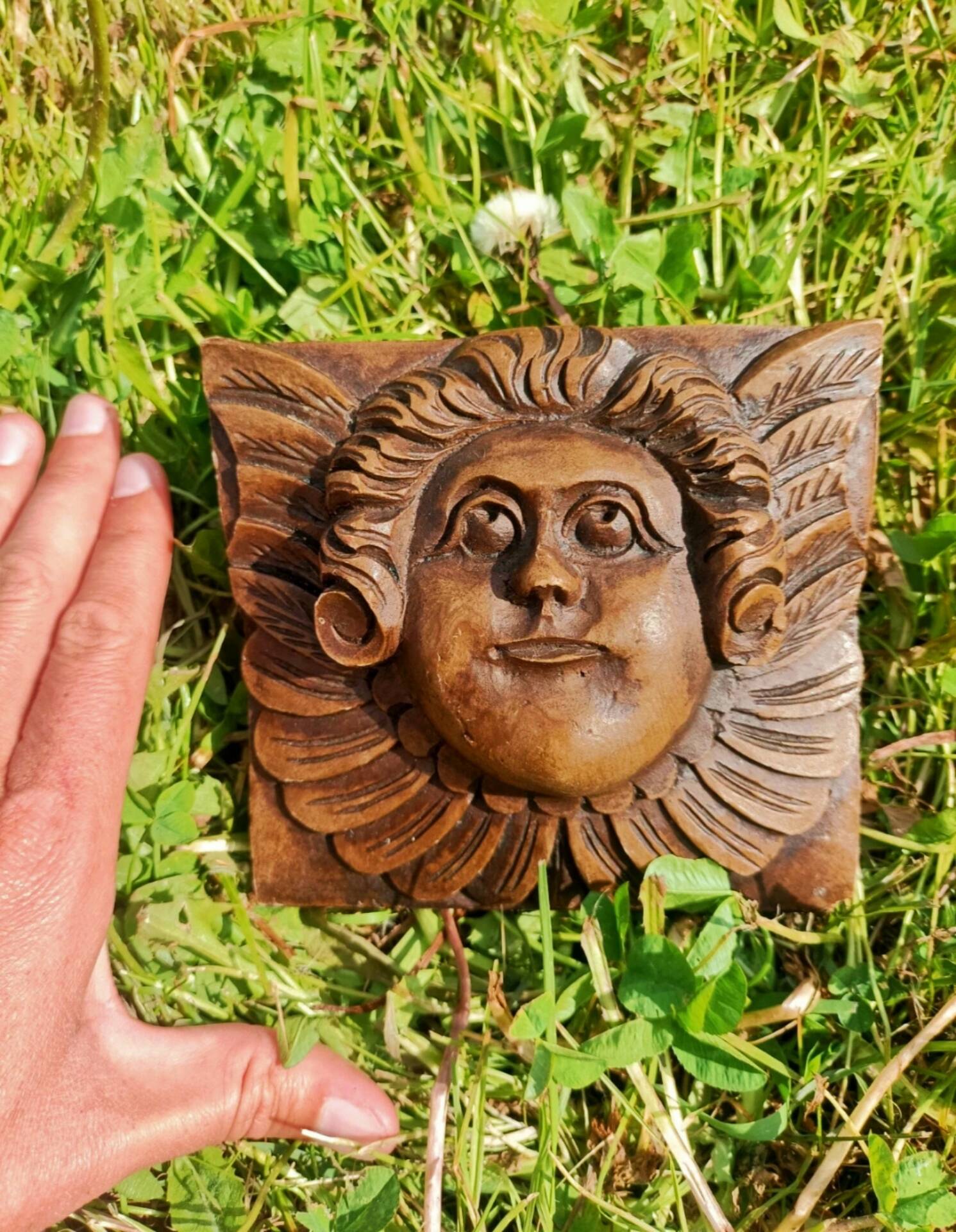 Bas relief bois sculpté