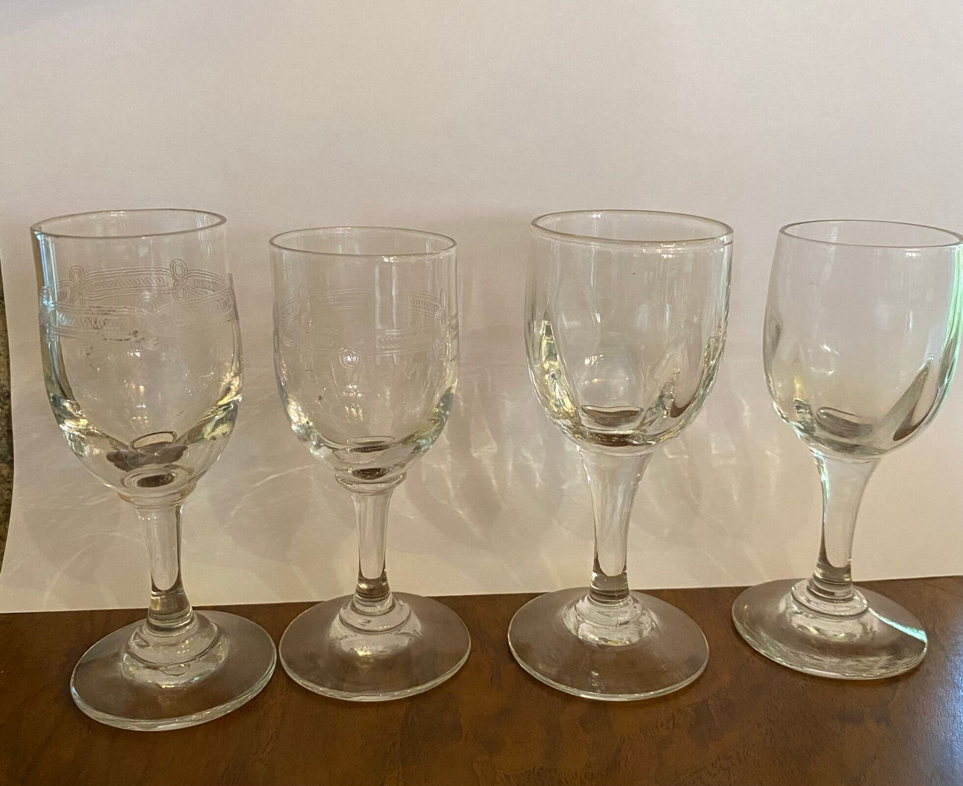 4 bistro glasses mismatched at the beginning of the XX century