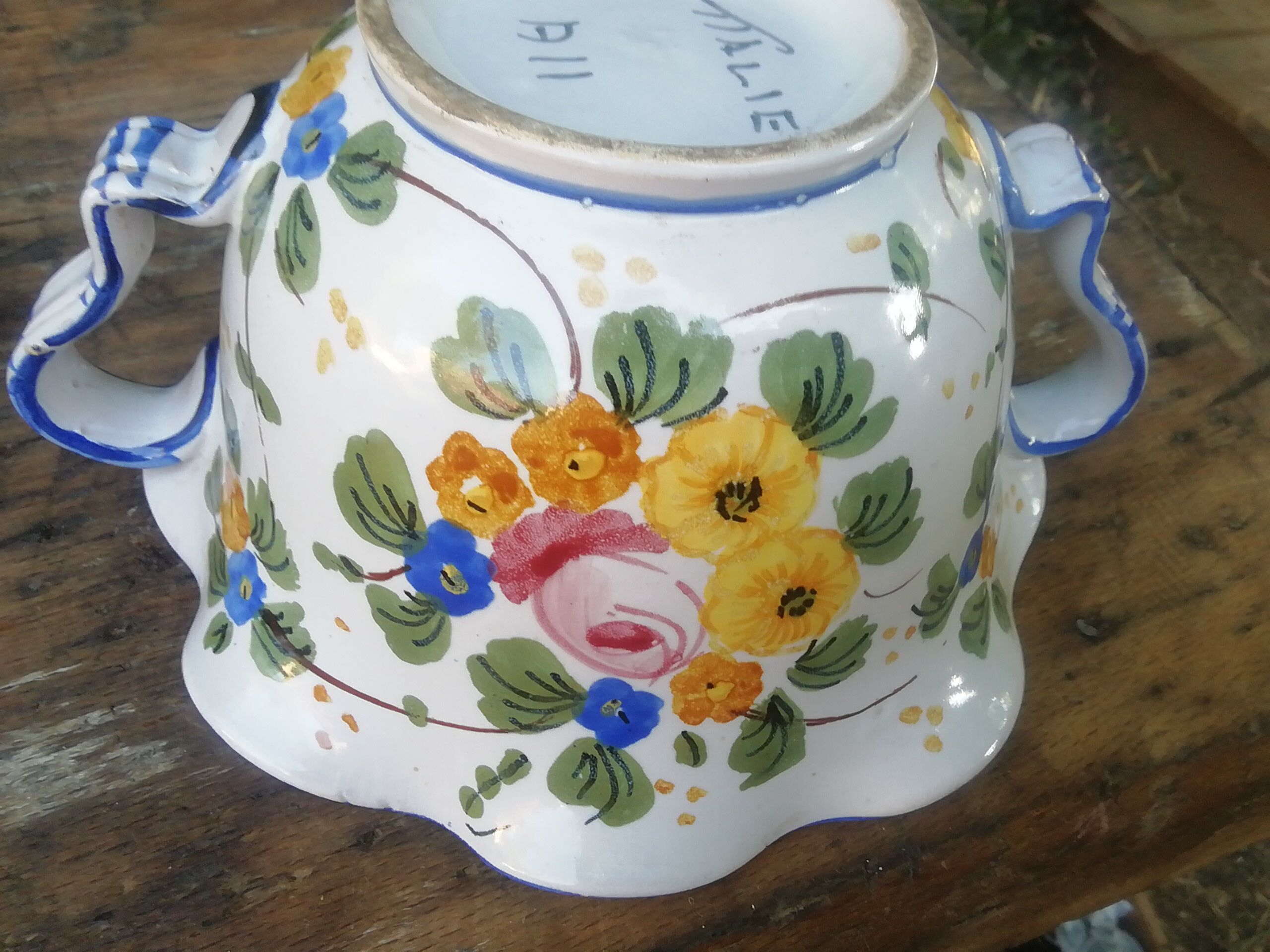 Ancient italue container