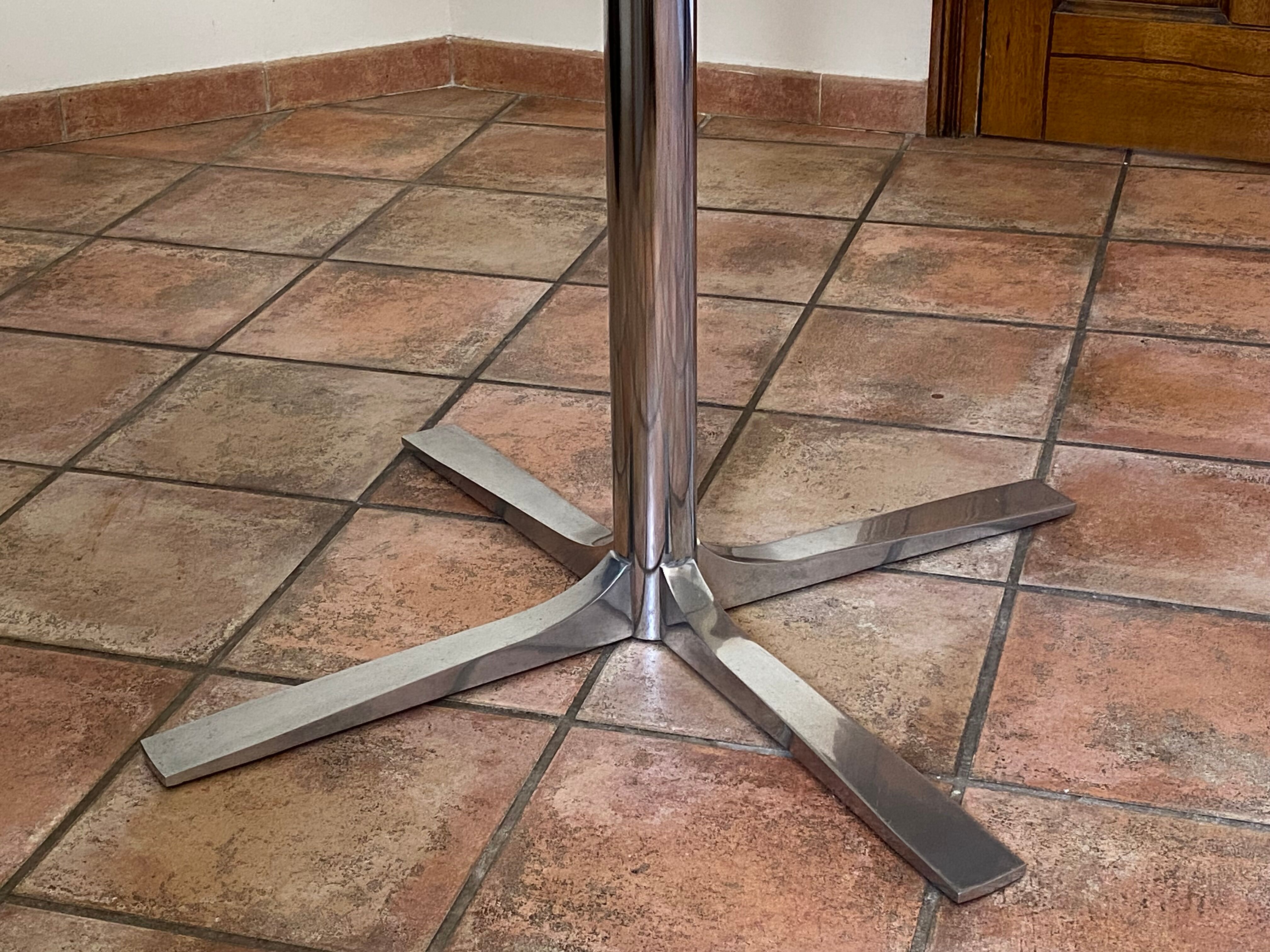 Roche Bobois table and its 4 chairs 1970s