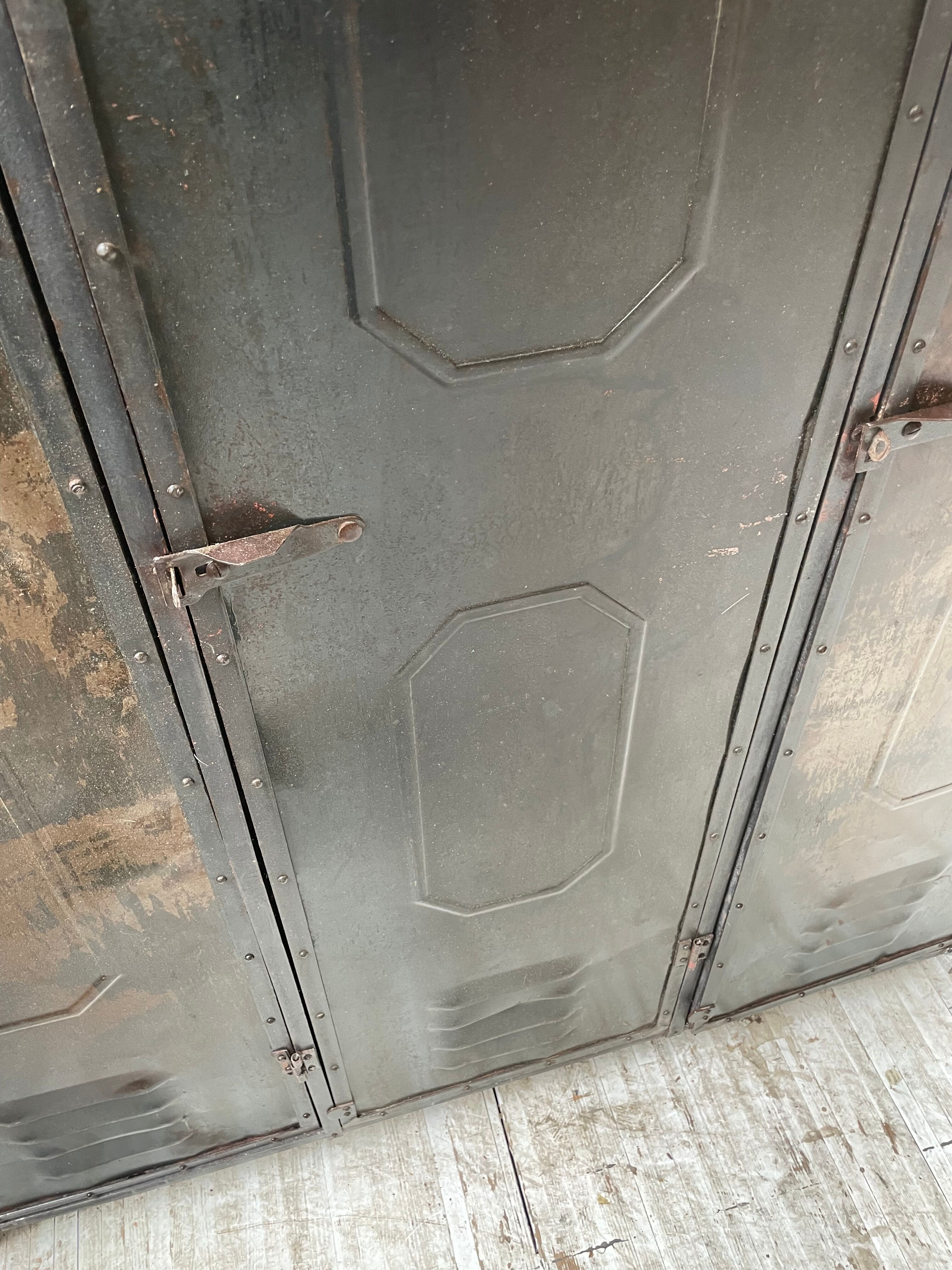 Riveted metal cloakroom Swchartz 1920