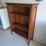 Small old wooden library / Bibus
