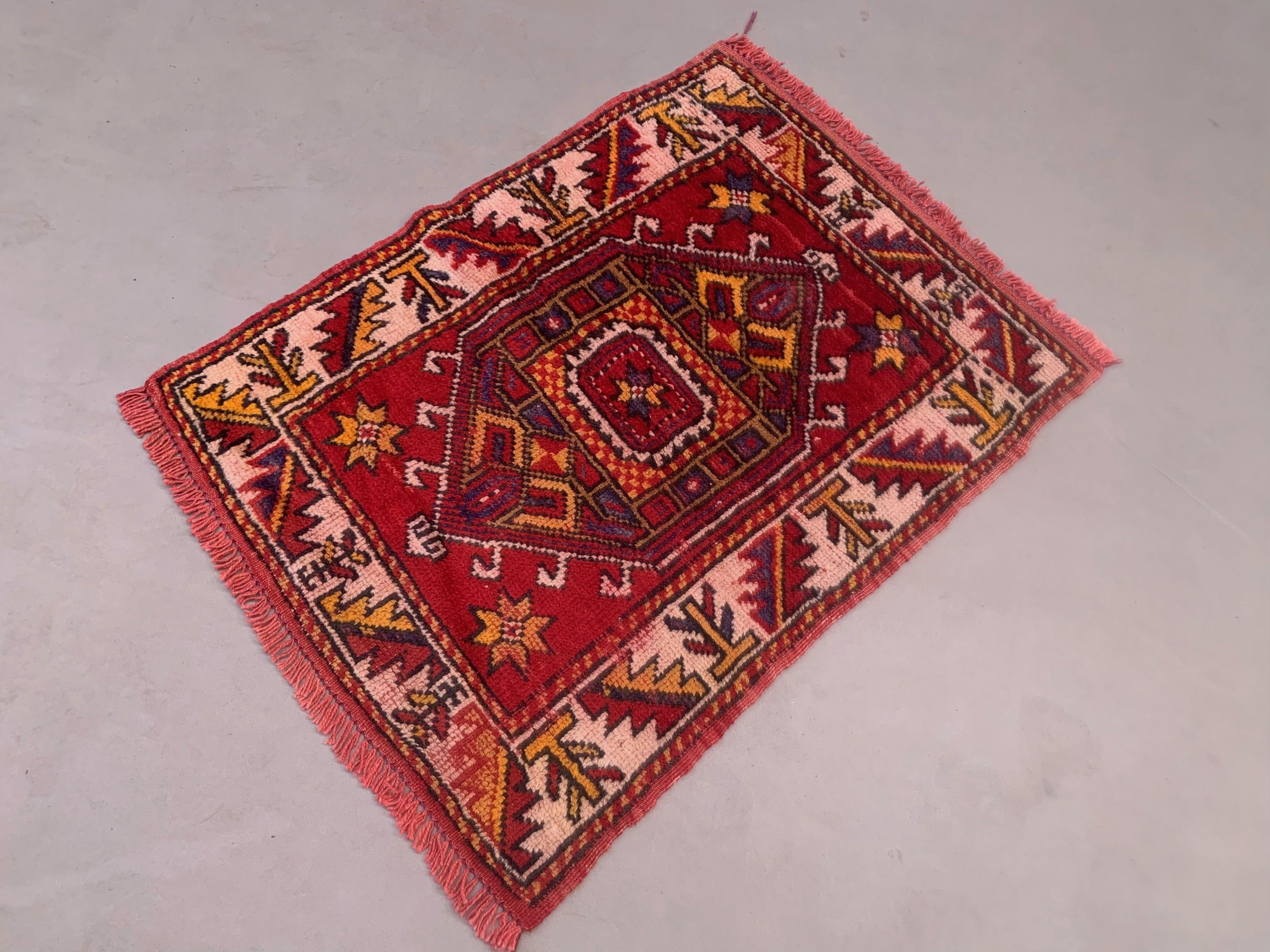 Vintage western turkish rug oriental 100x74 cm, red