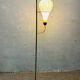 Lampada da terra in vetro opalino e ottone, anni '60