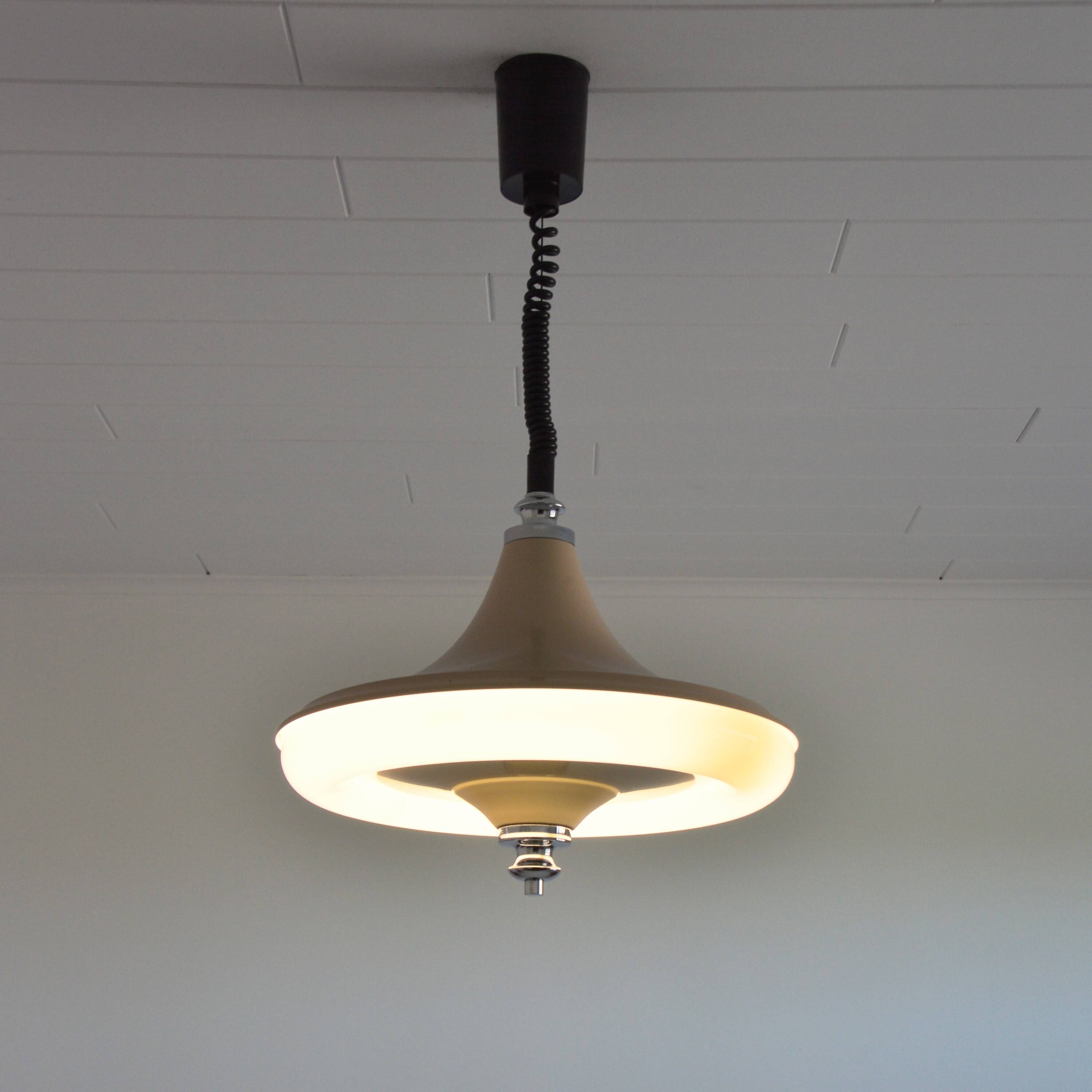 Suspension space age rise and fall / extendable design 1970s