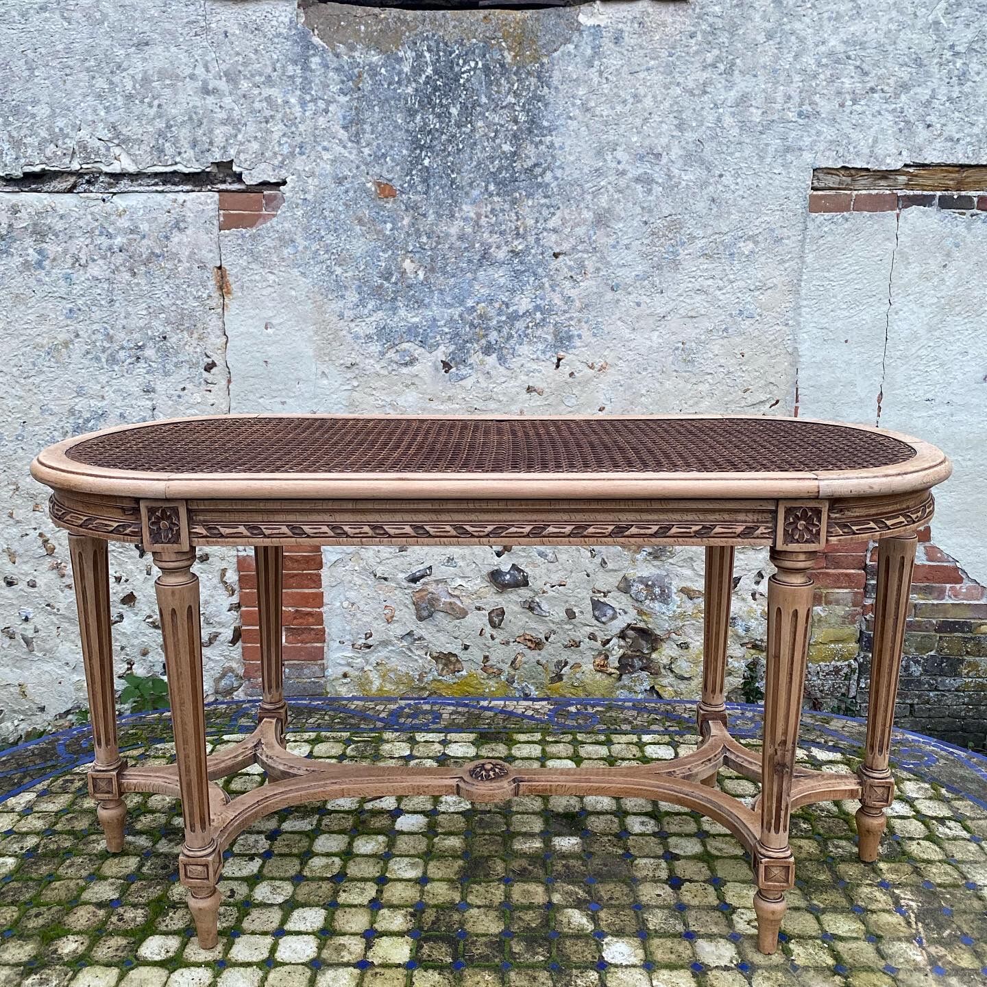 Old bench in Louis XVI style canning