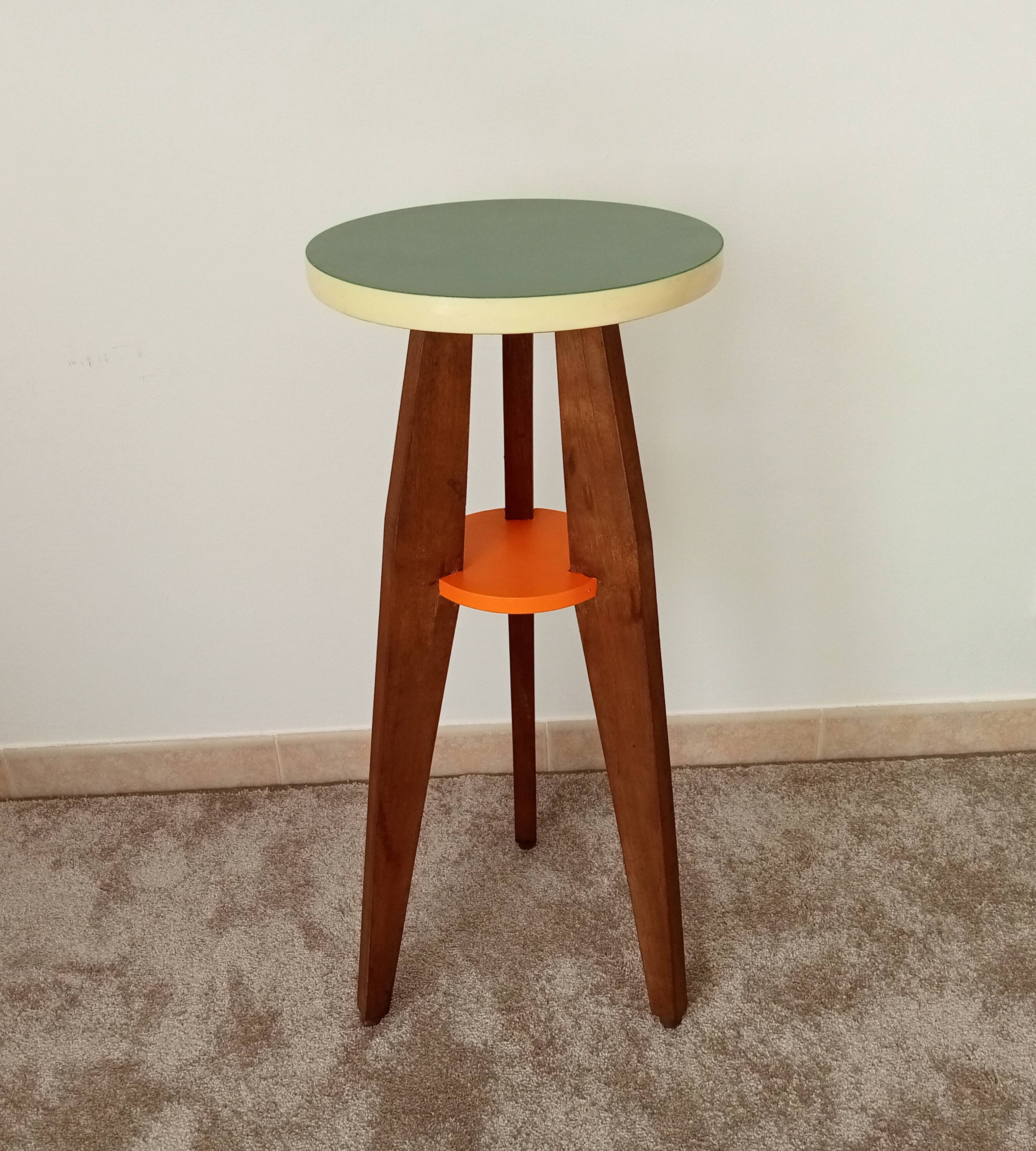Vintage 70s side table in wood and formica
