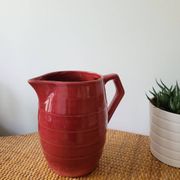 Pichet en porcelaine vernissée