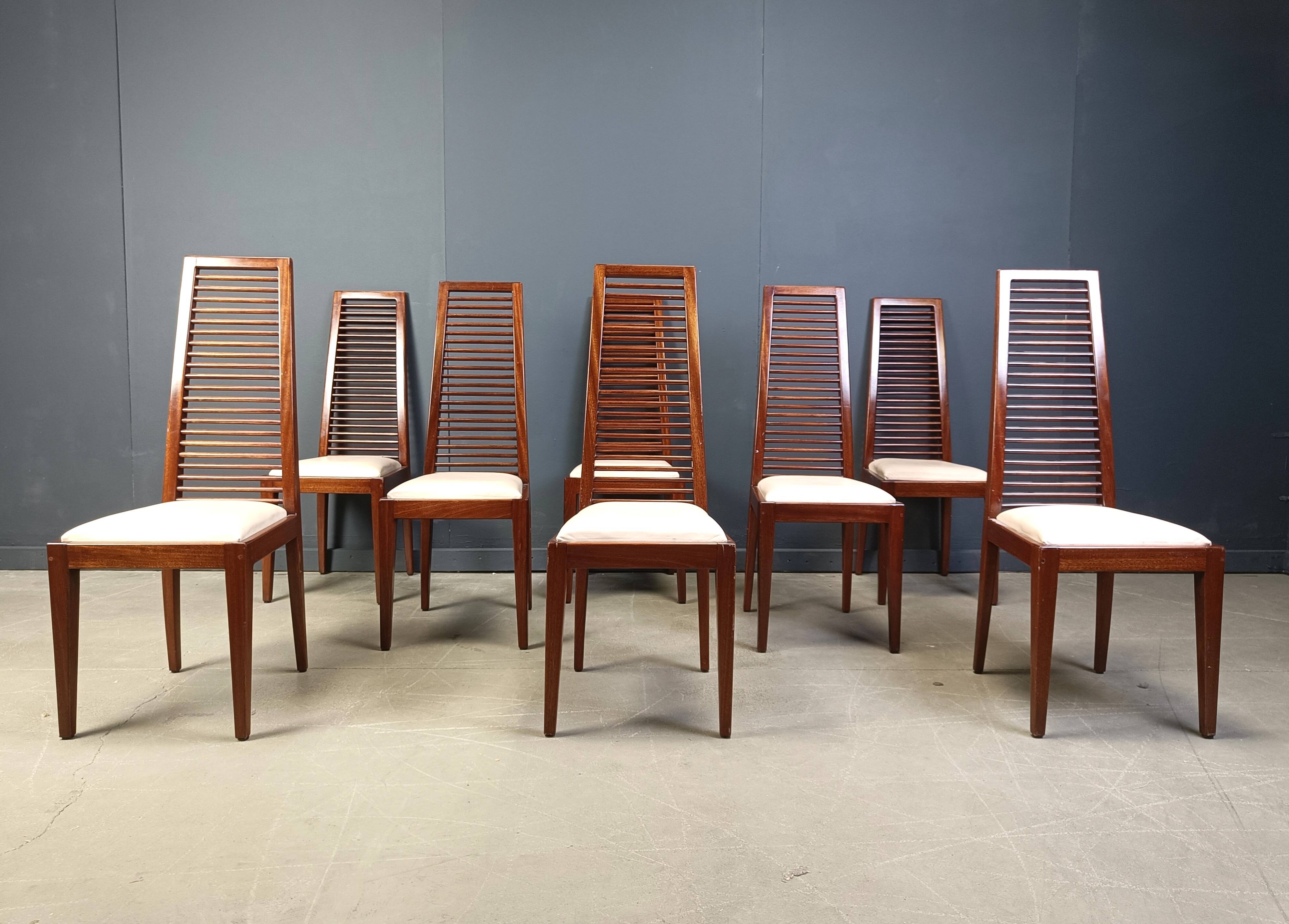Ensemble de 8 chaises de salle à manger italiennes à dossier haut, années 1980