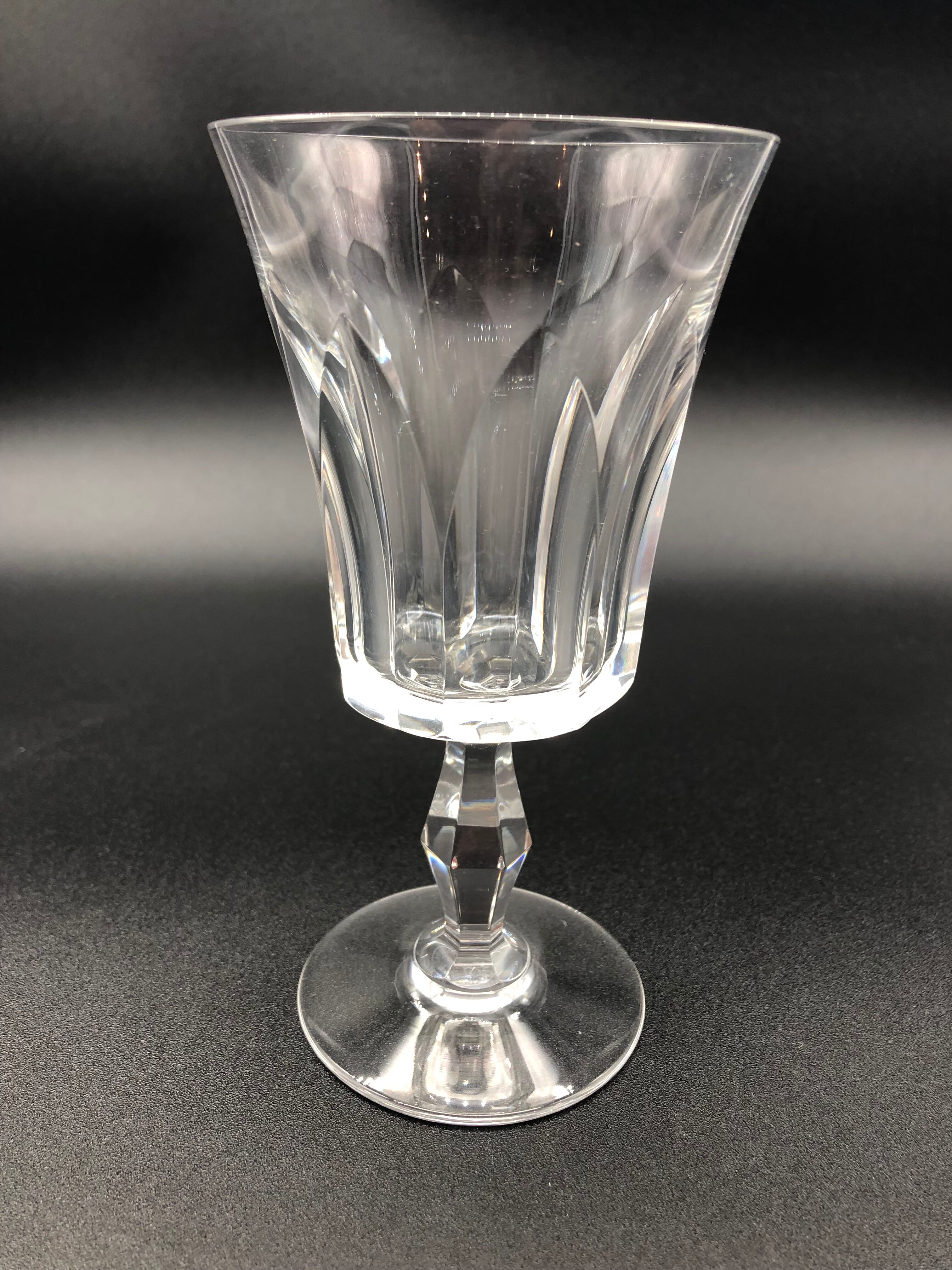6 bordeaux wine glasses in Baccarat crystal signed Polignac model