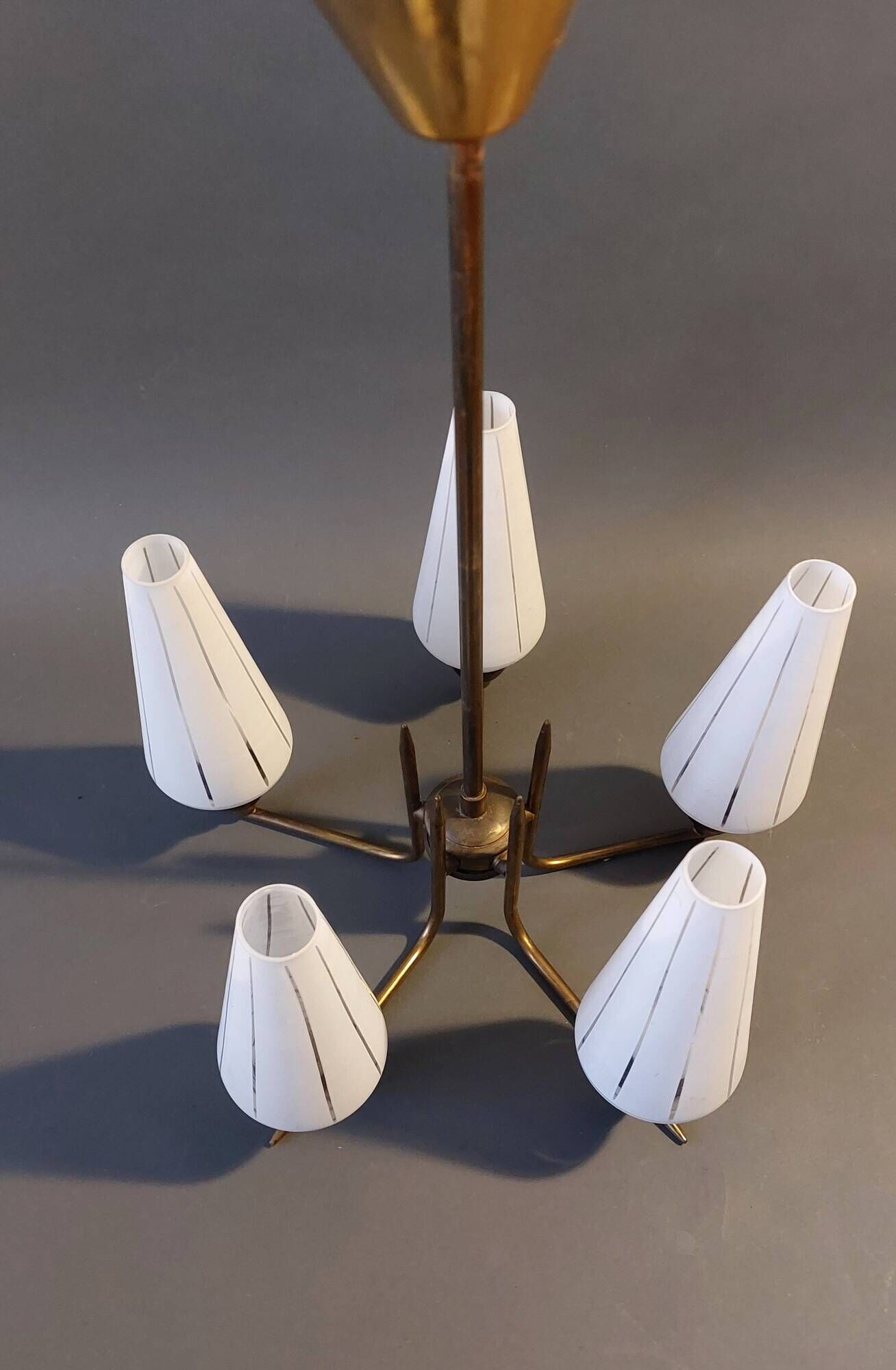 Chandelier in gilded brass and opaline with 5 lights 1960 Vintage.