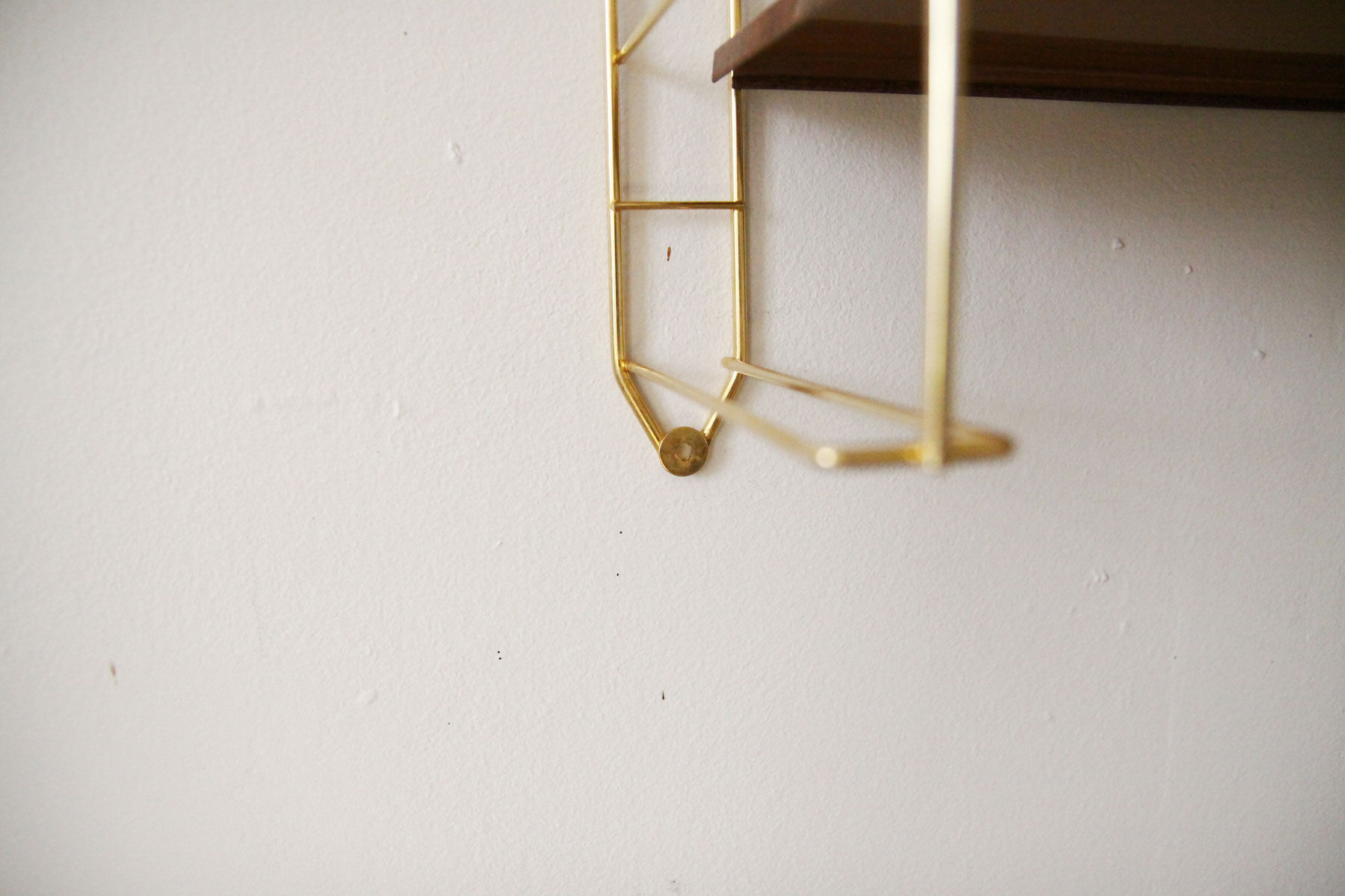 String style shelves