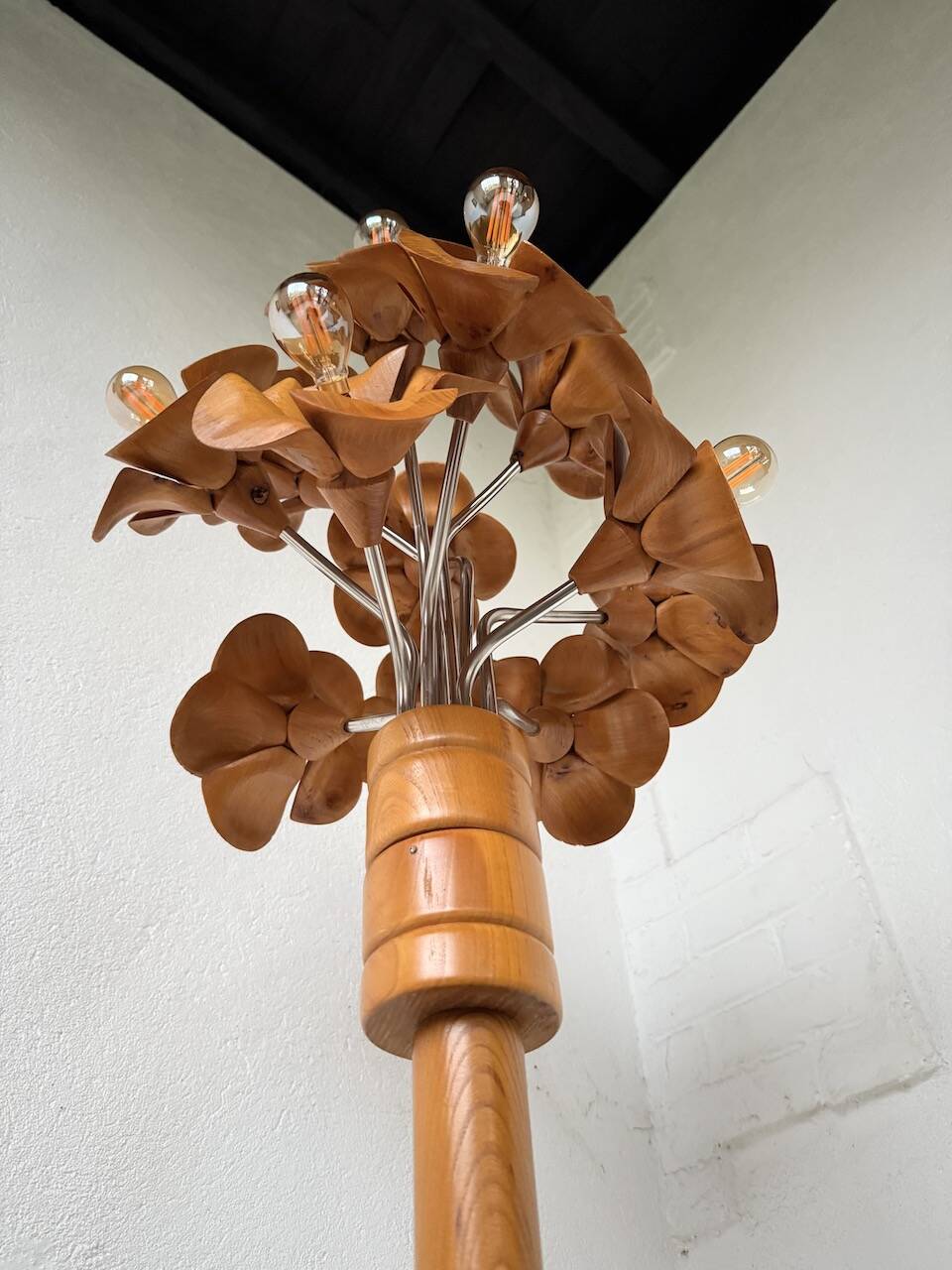 Ornamental floor lamp with "flower" patterns from the 1970s.