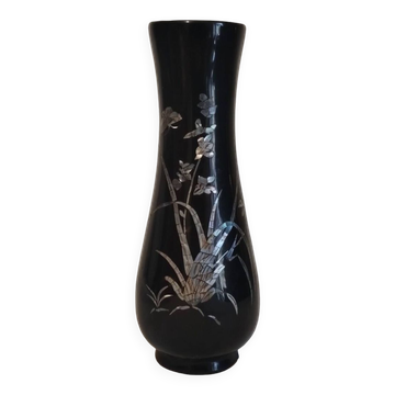 Small vase in black lacquered wood with pearl pattern