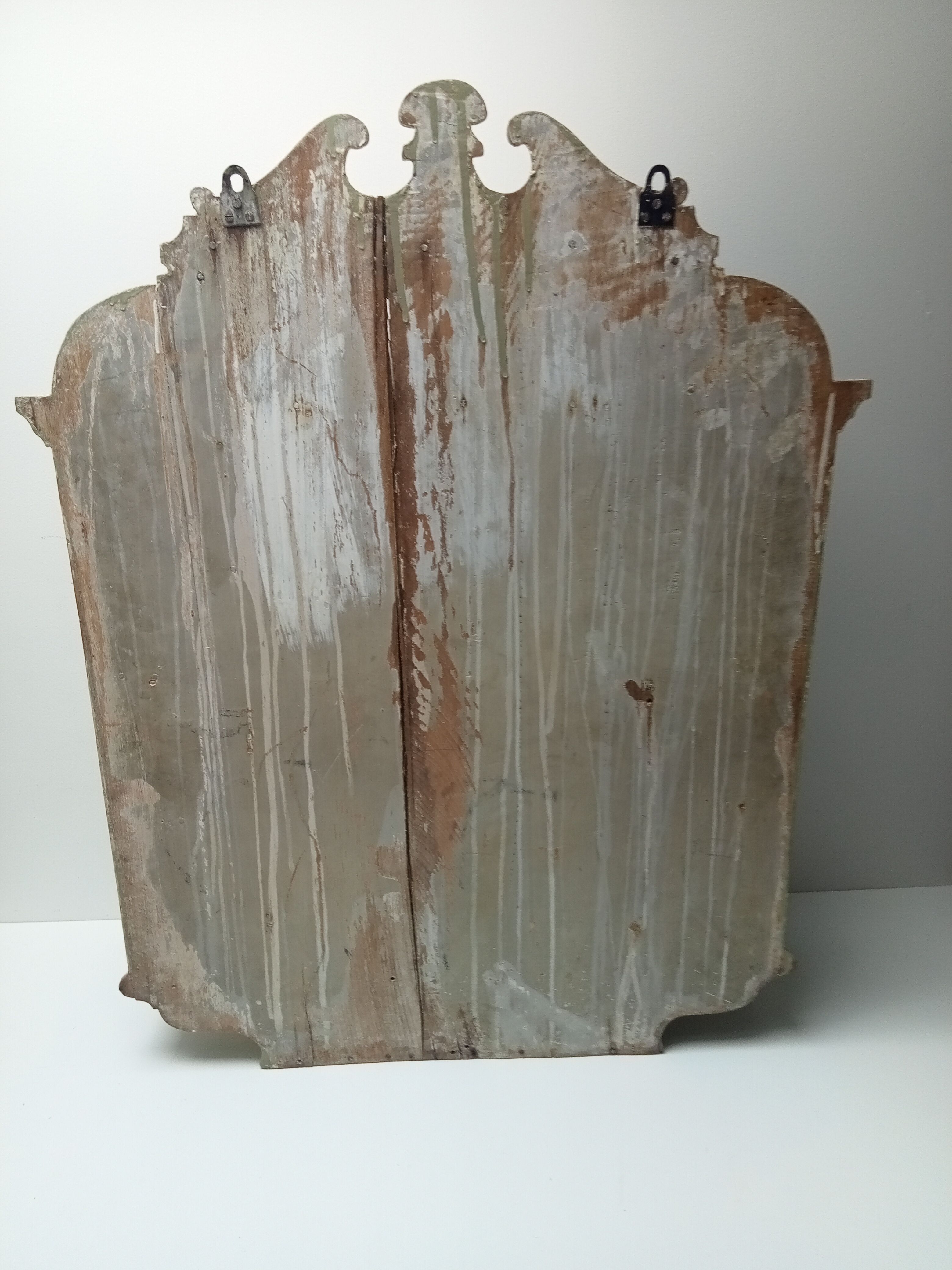 Old showcase to install or hang