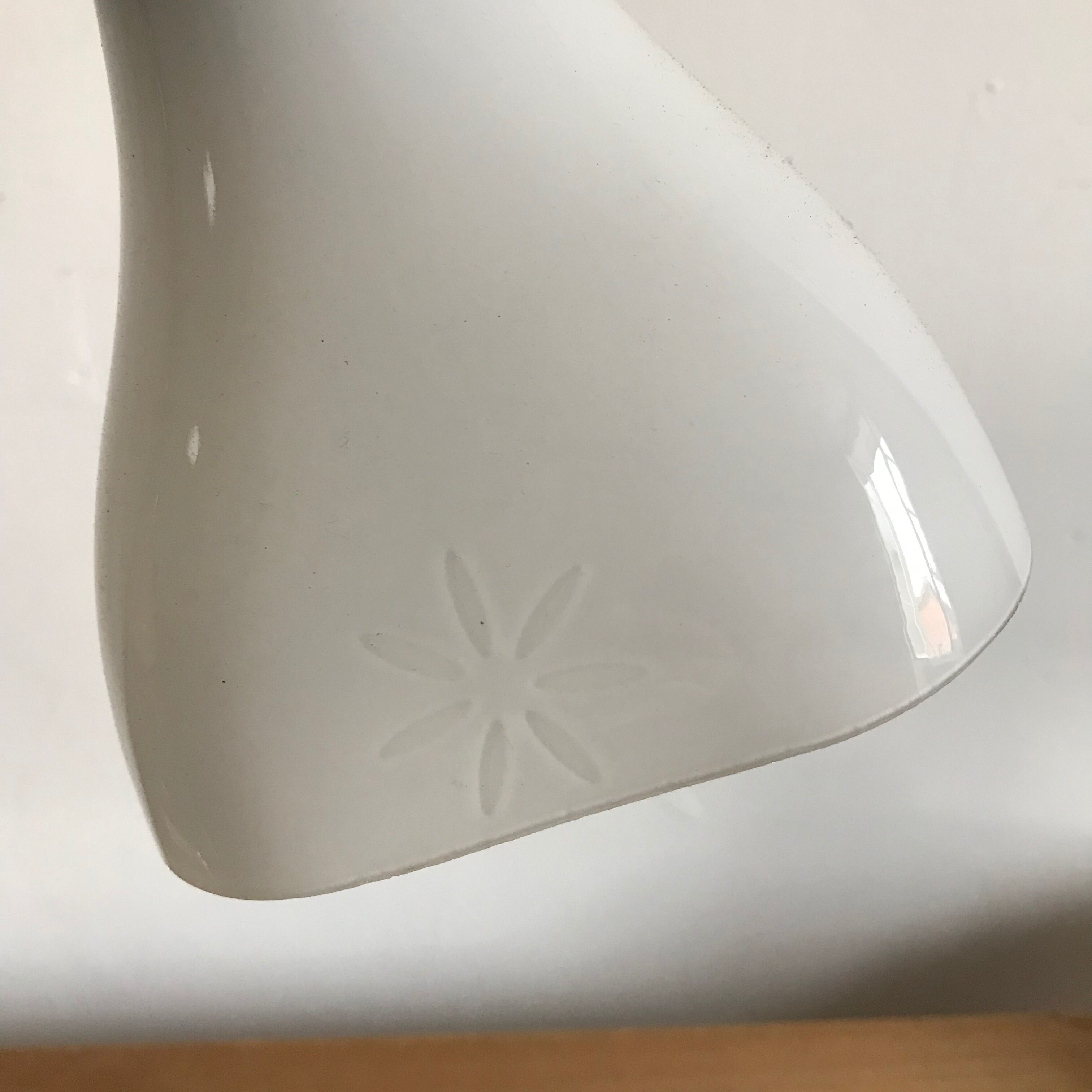 Metal and opaline desk lamp