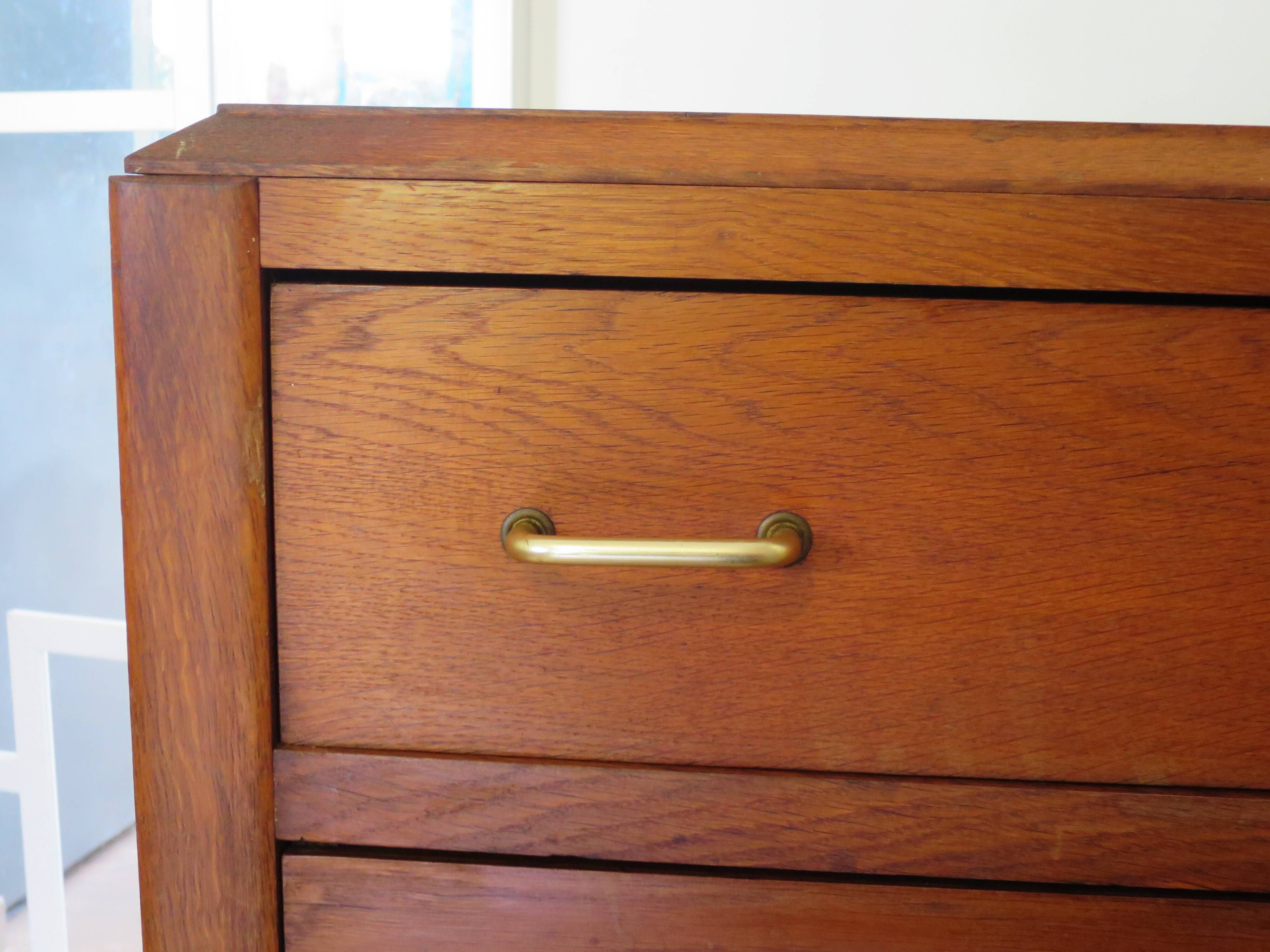 Pretty vintage chest of drawers - 4 drawers - 1960s - refined Scandinavian style - medium oak color