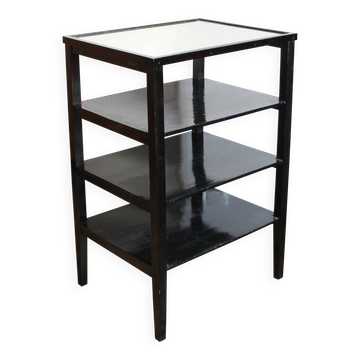 Étagère fonctionnelle tchécoslovaque des années 1940 en bois noir et verre biseauté.
