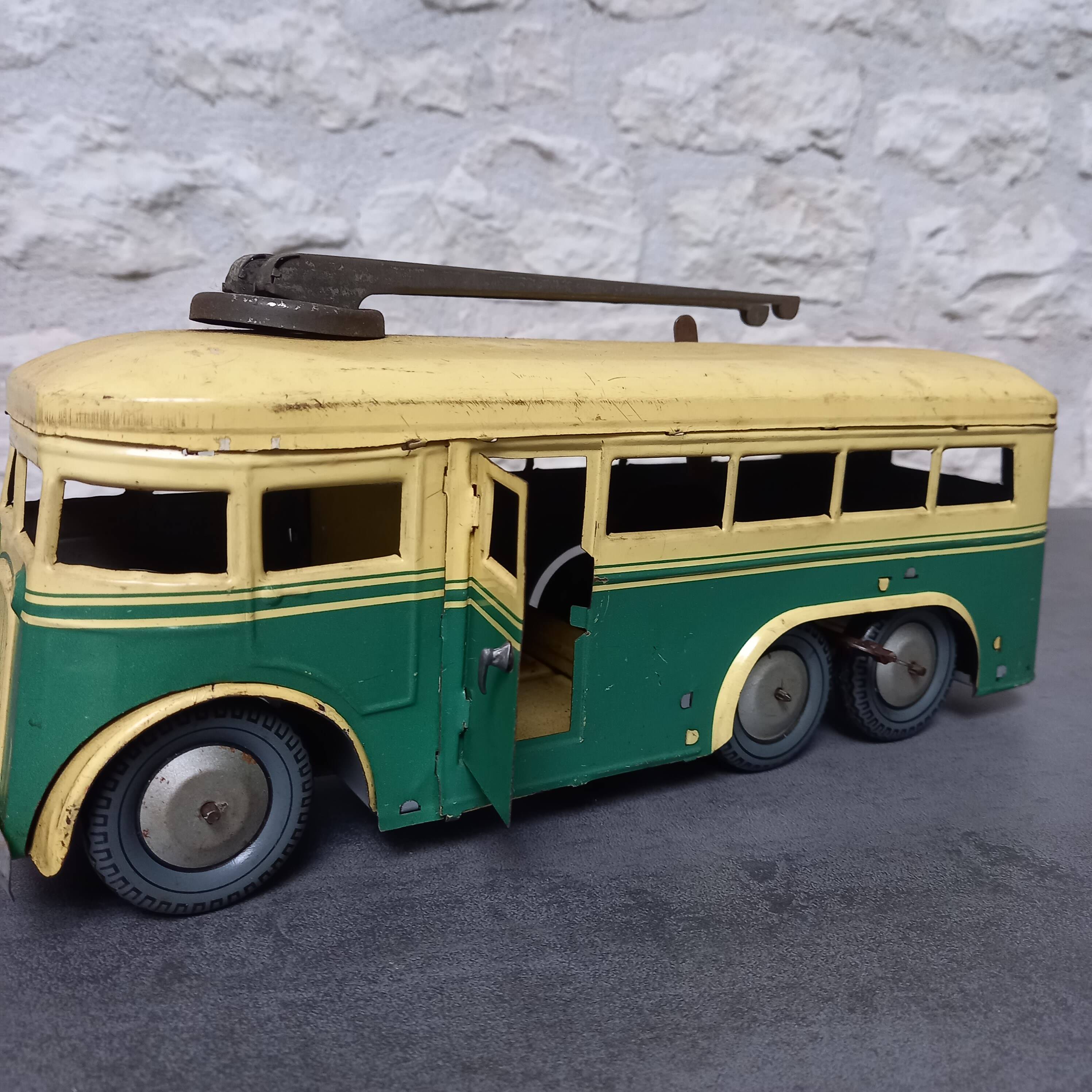 Ancien Camion Jouet JOUSTRA En Tôle – Première Période – À Clé – Enfant