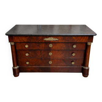 Empire period commode in flame mahogany – detached columns –