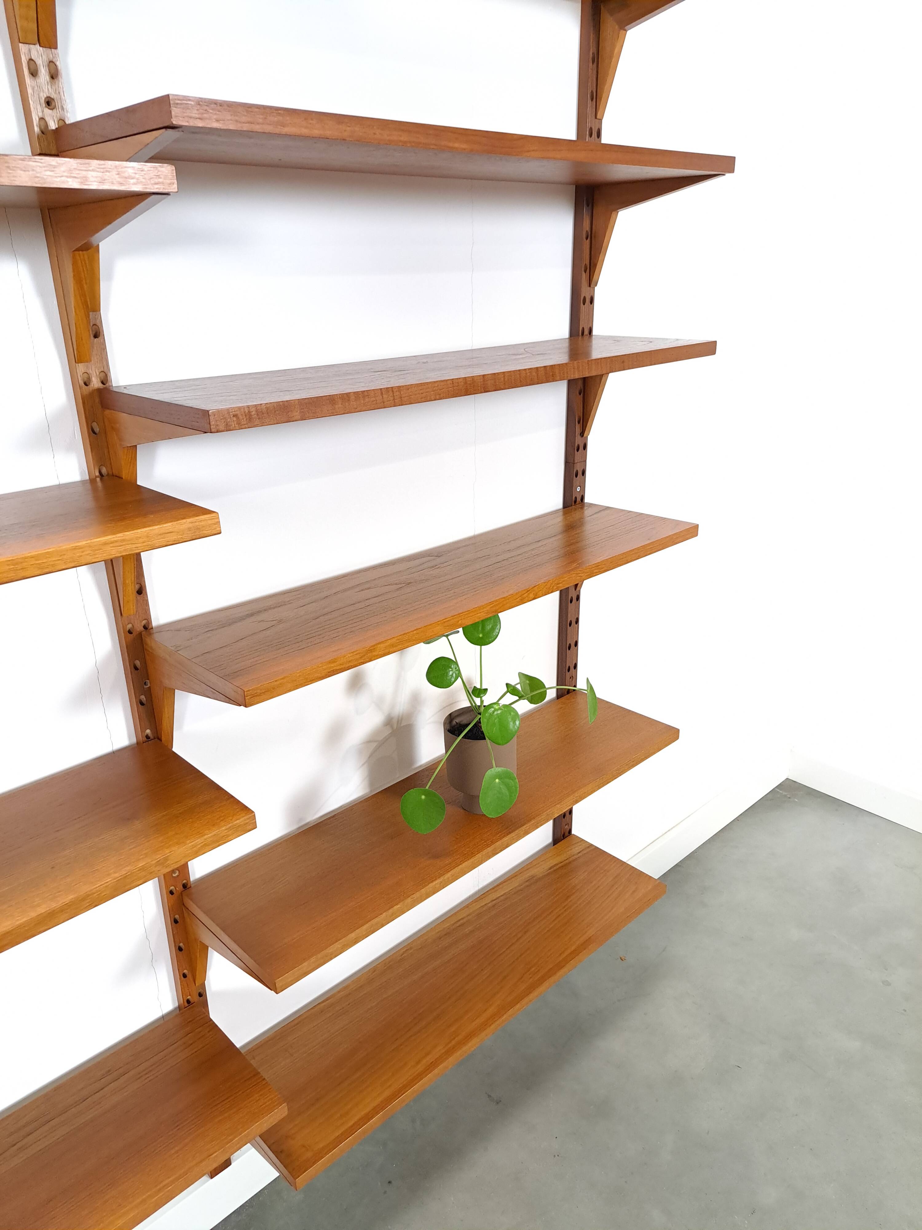 Deens Poul Cadovius Royal System modulair teak wandsysteem Cado