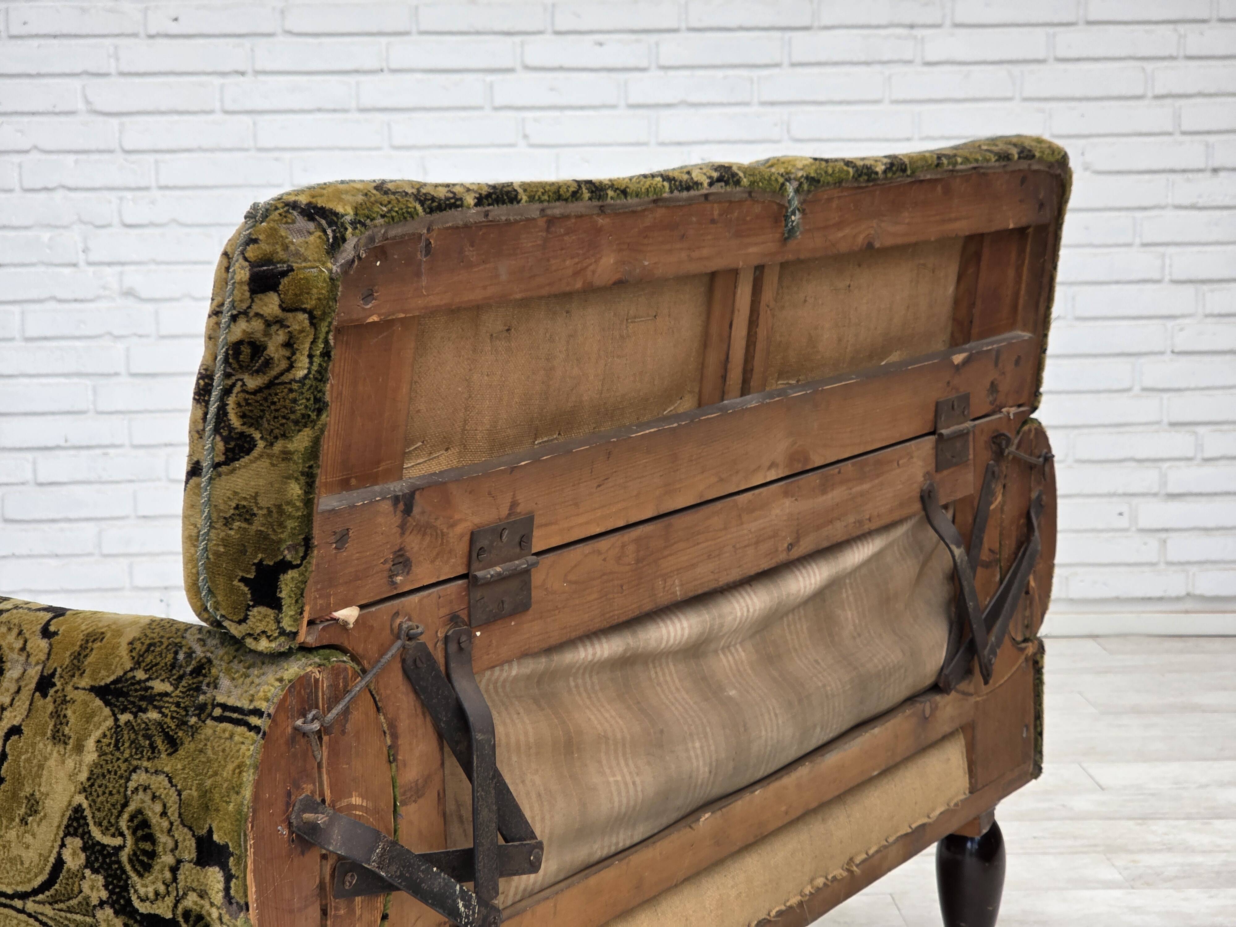 1930s, Danish 2-seater drop arm daybed/sofa, green furniture velour.